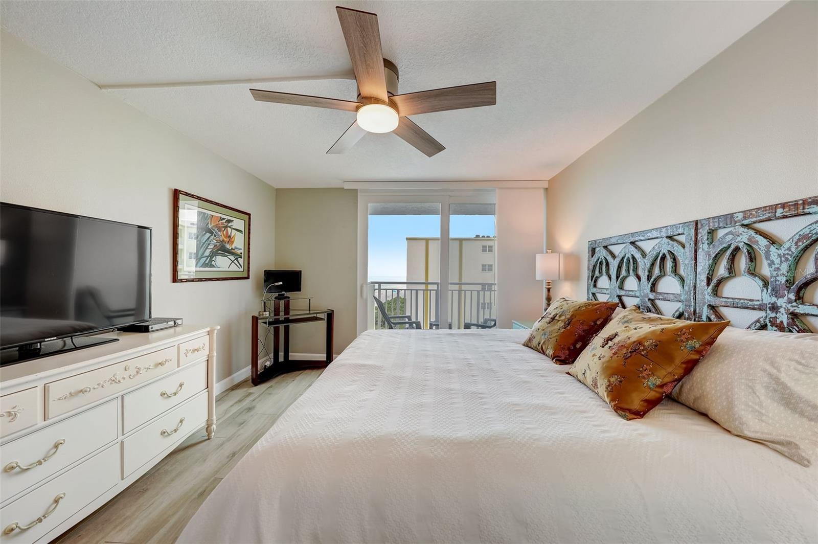 CLUB REDINGTON CONDO THE - Residential Lease