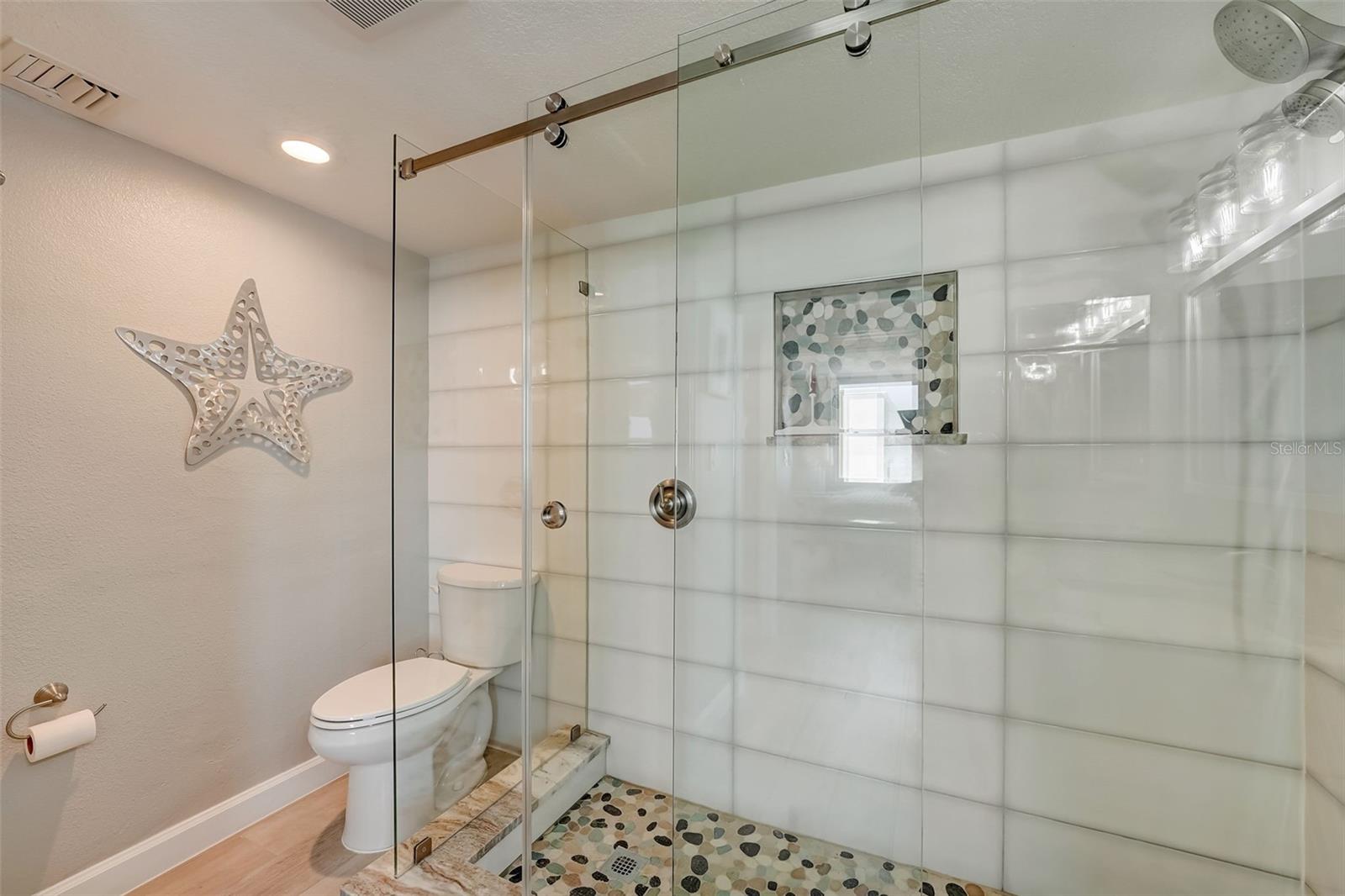 CLUB REDINGTON CONDO THE - Residential Lease