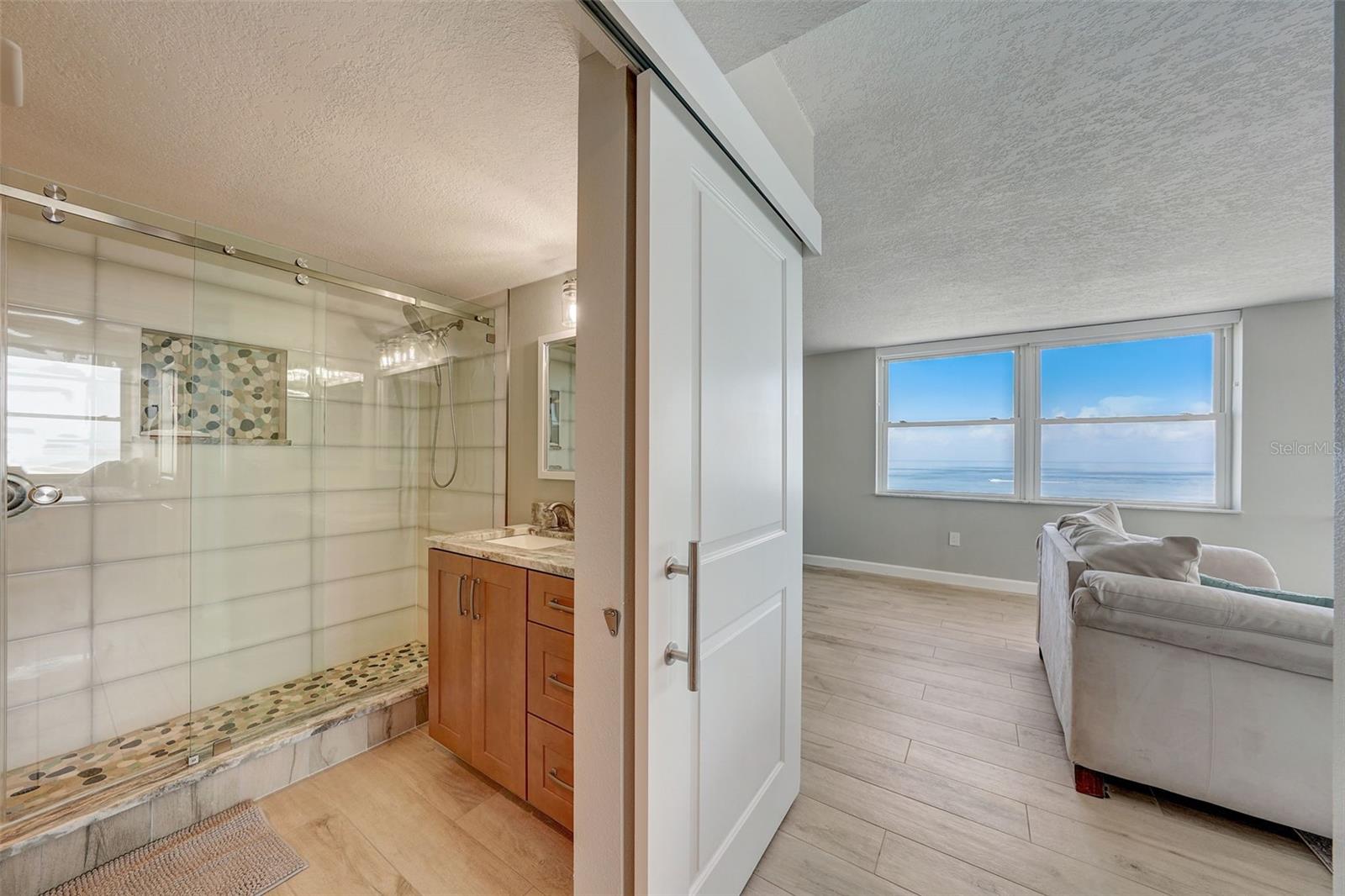 CLUB REDINGTON CONDO THE - Residential Lease