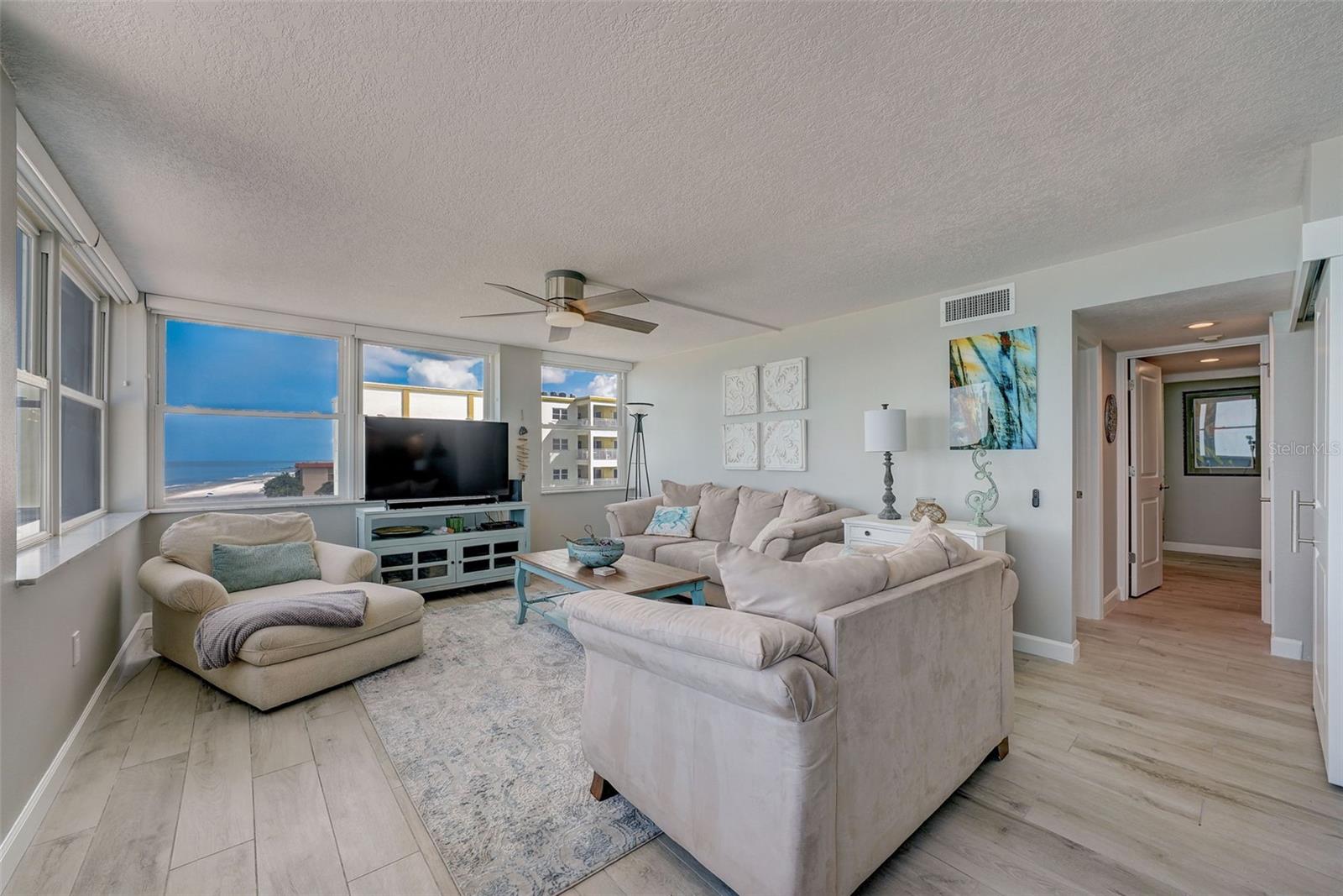 CLUB REDINGTON CONDO THE - Residential Lease