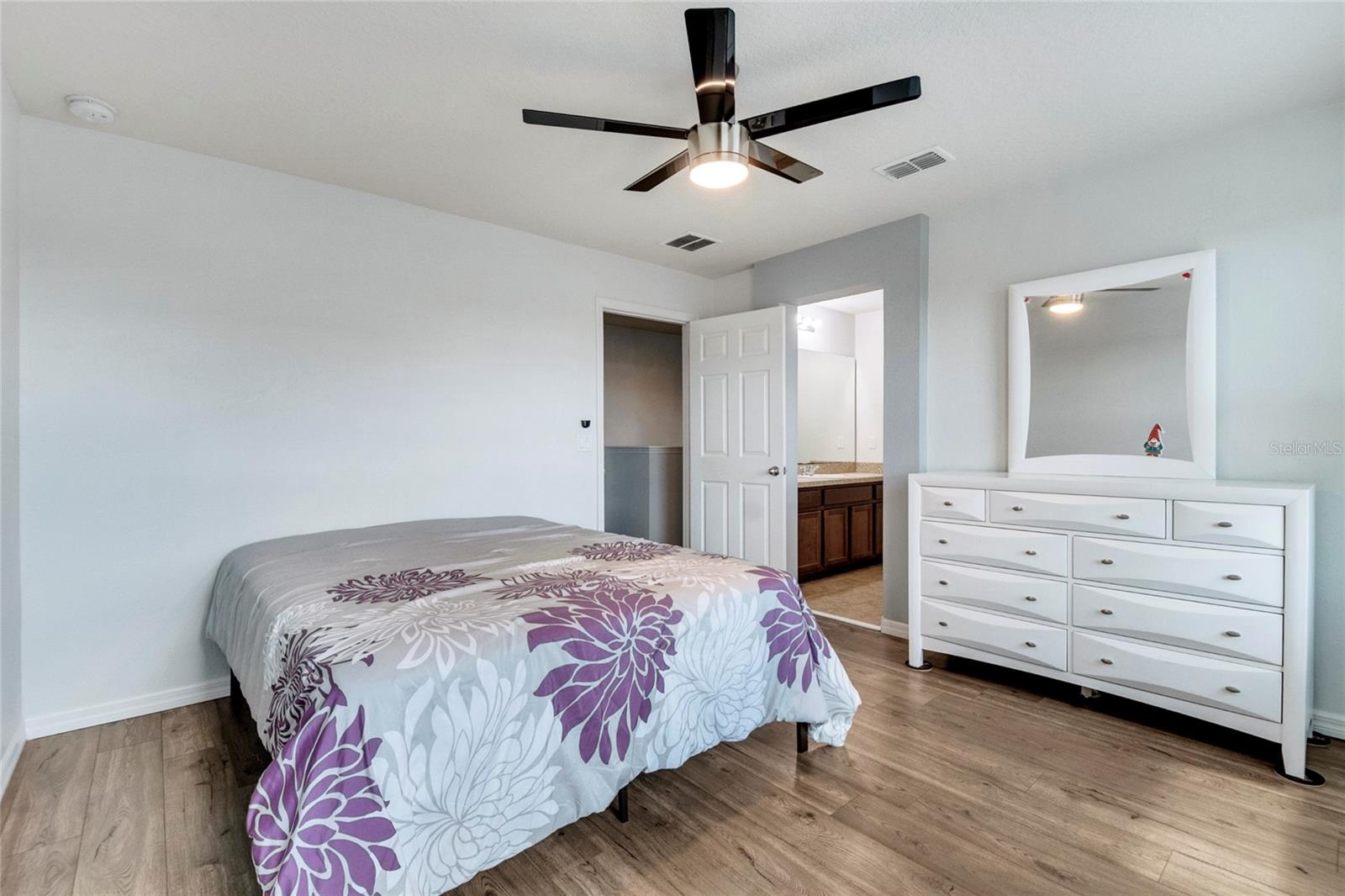 NOVA GROVE - Residential