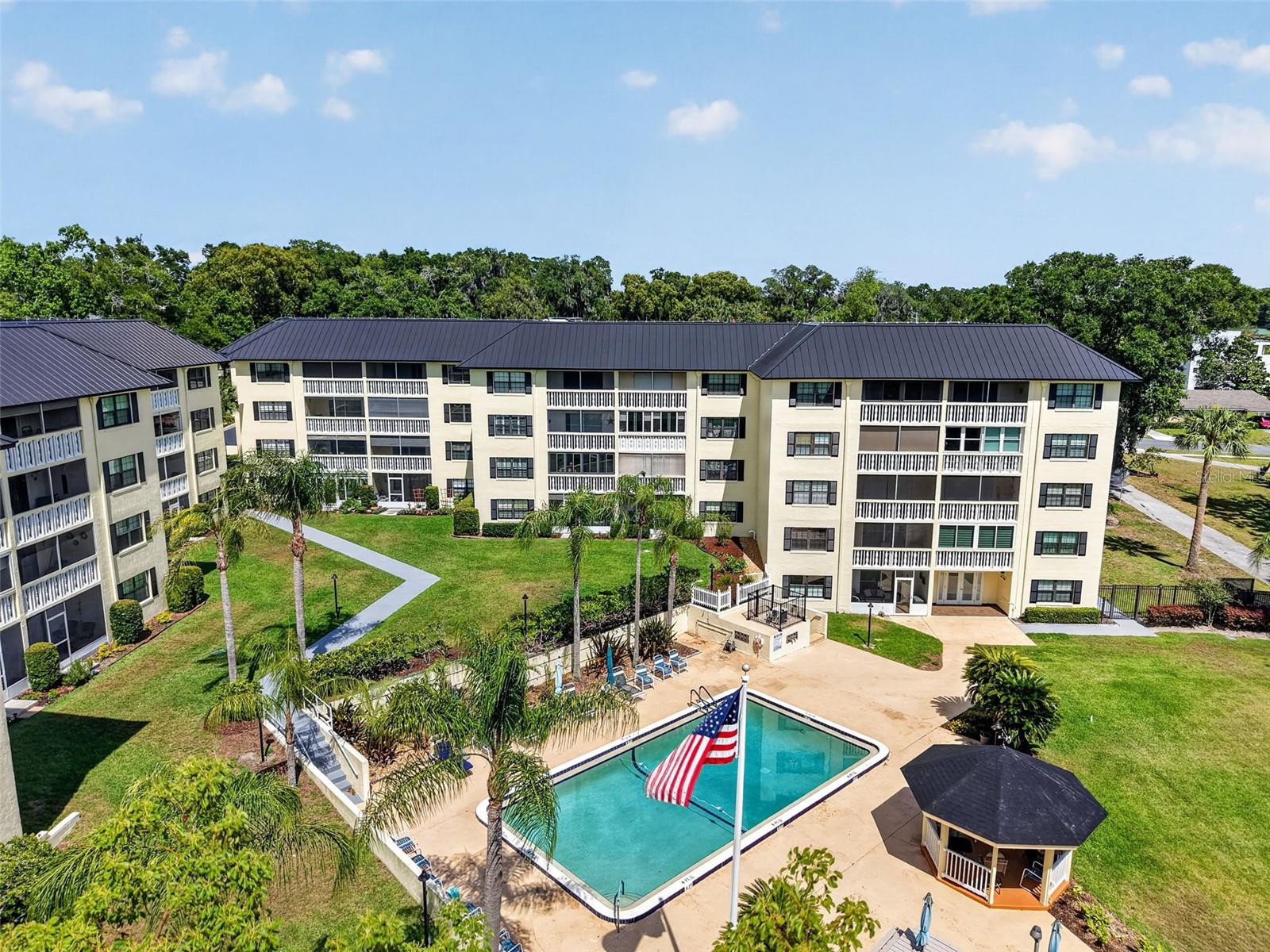 MOUNT DORA SOUTHERN OAKS CONDO - Residential