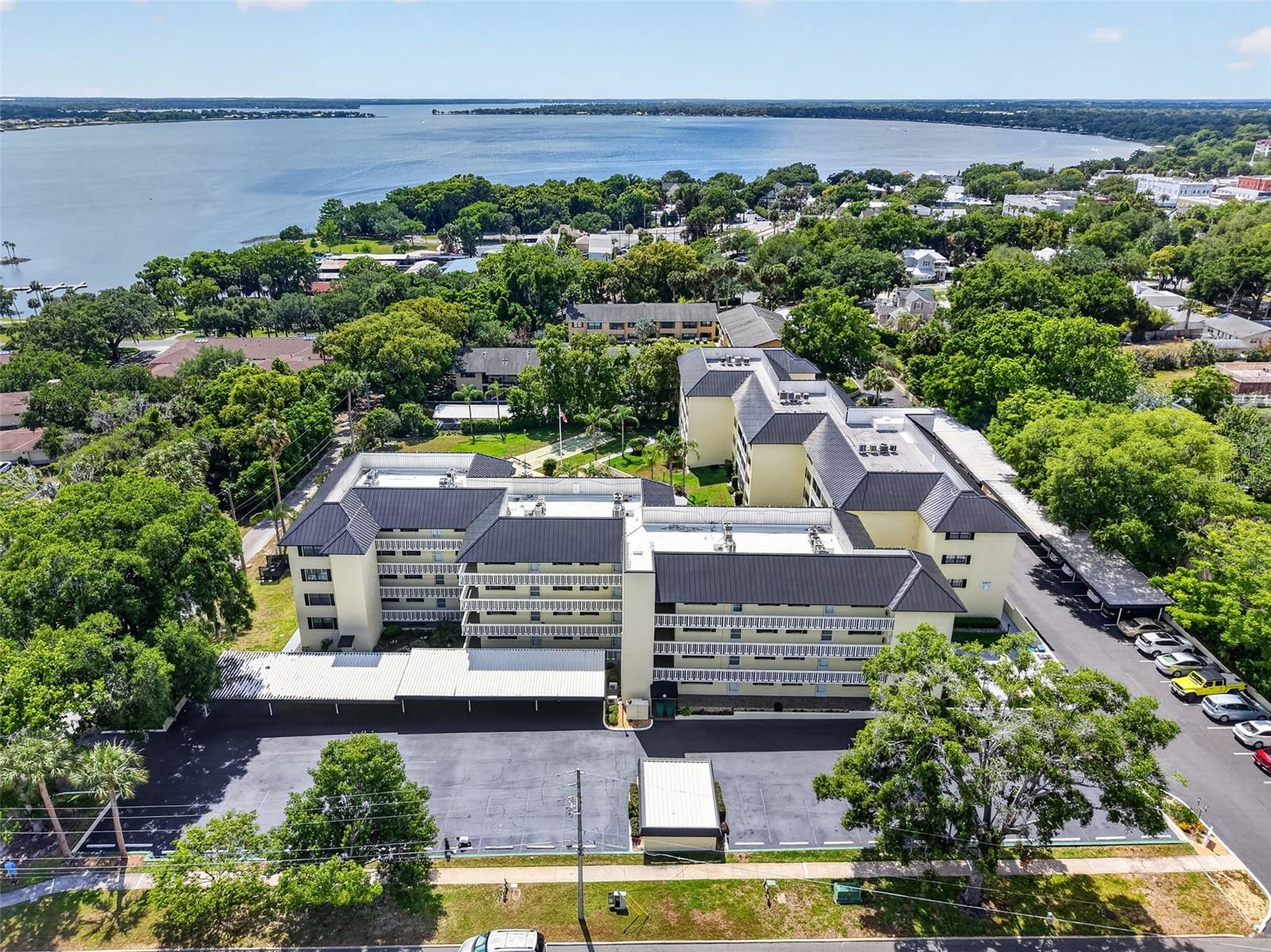 MOUNT DORA SOUTHERN OAKS CONDO - Residential