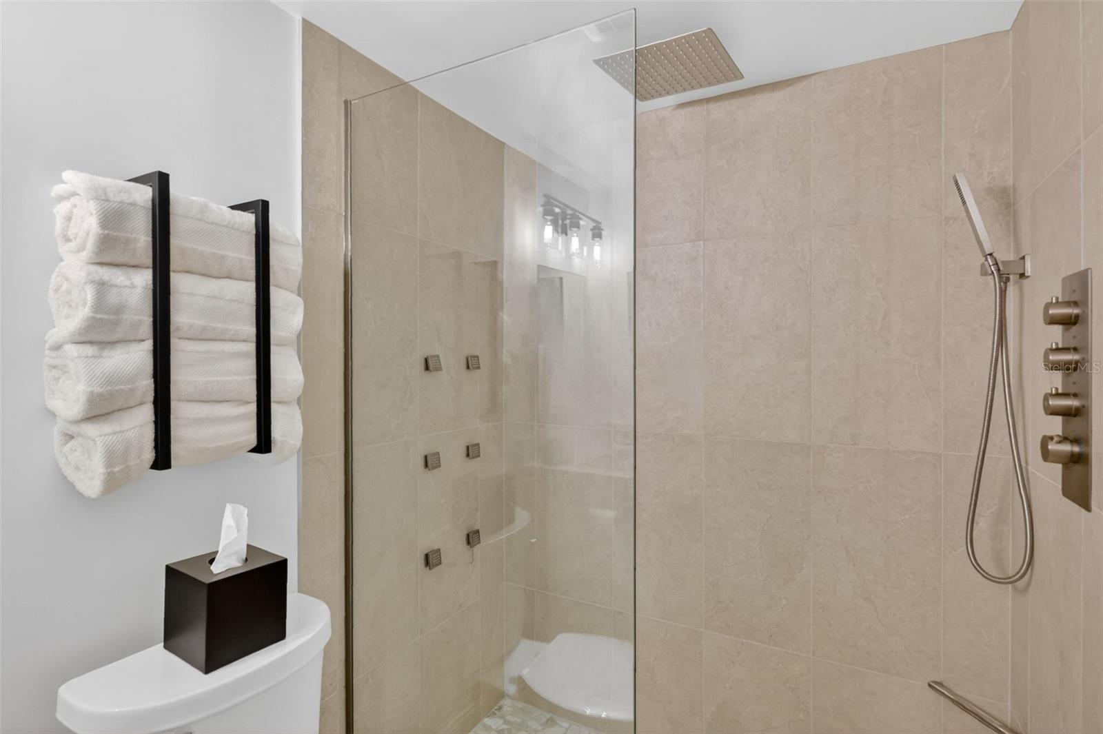 MOUNT DORA SOUTHERN OAKS CONDO - Residential