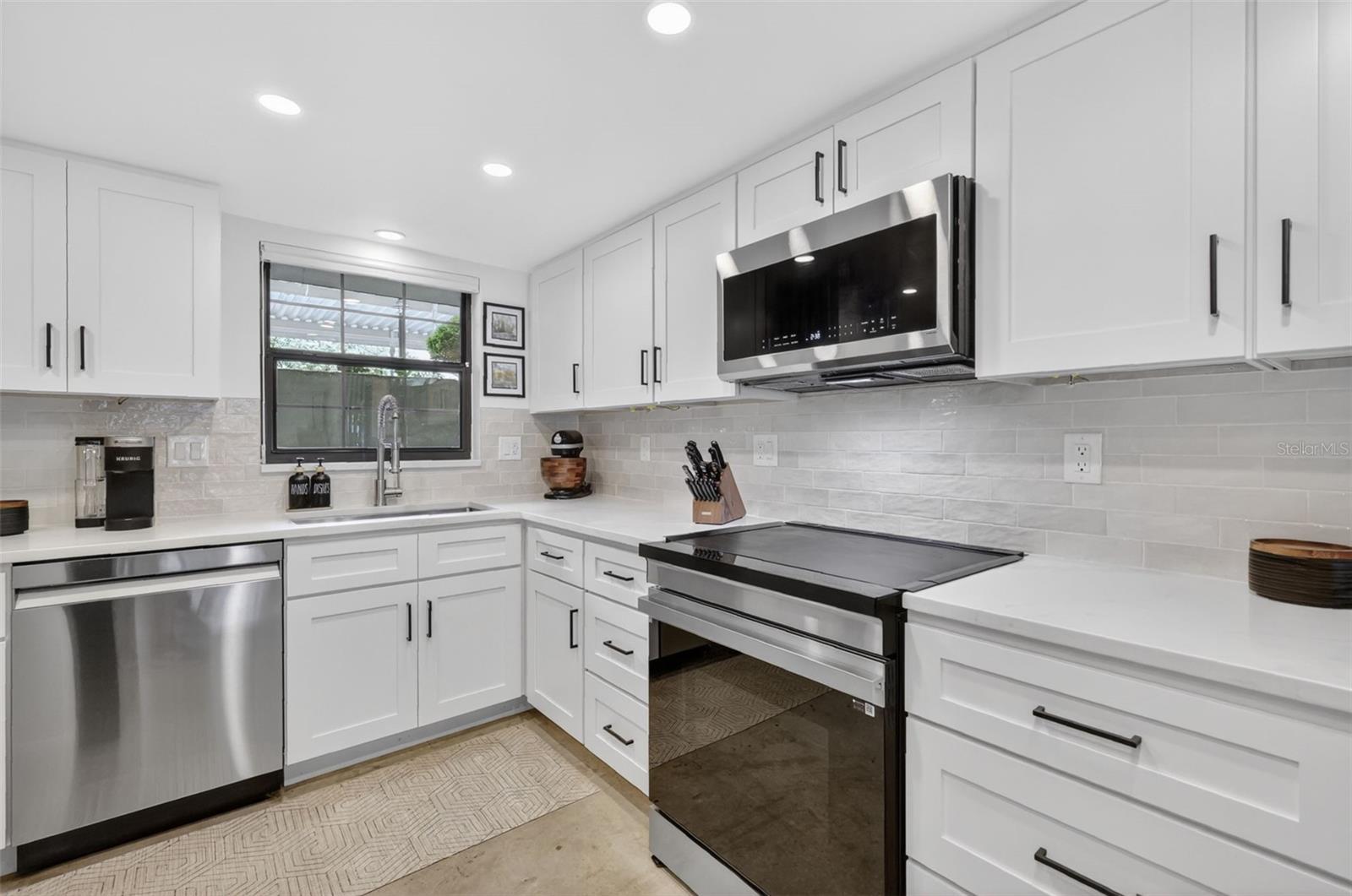 MOUNT DORA SOUTHERN OAKS CONDO - Residential