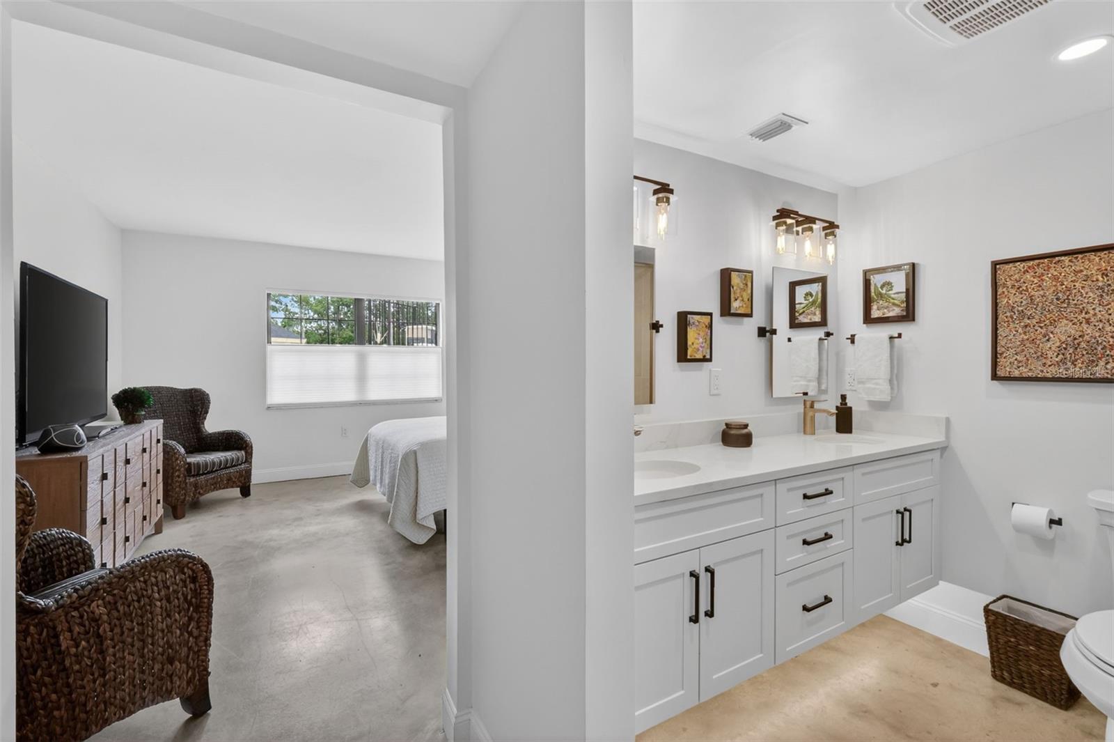 MOUNT DORA SOUTHERN OAKS CONDO - Residential