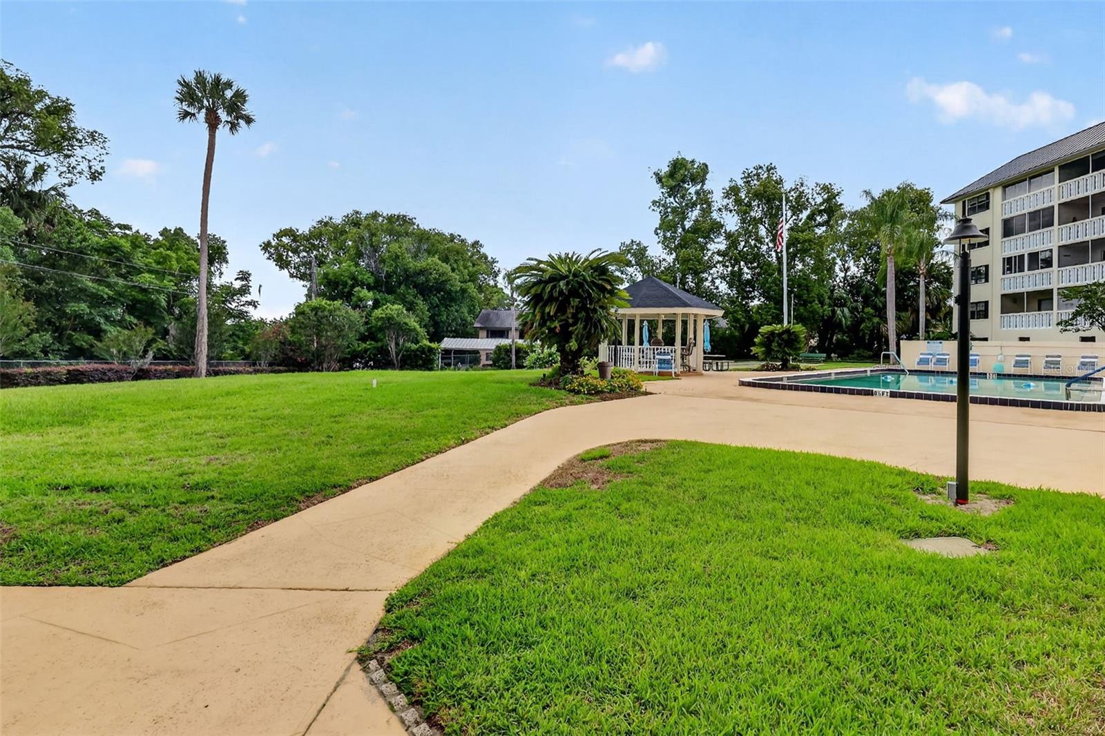 MOUNT DORA SOUTHERN OAKS CONDO - Residential