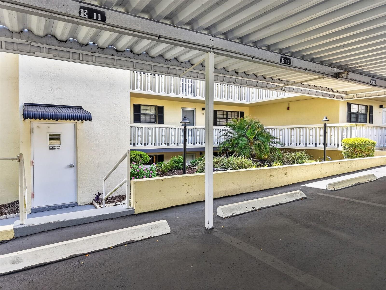 MOUNT DORA SOUTHERN OAKS CONDO - Residential