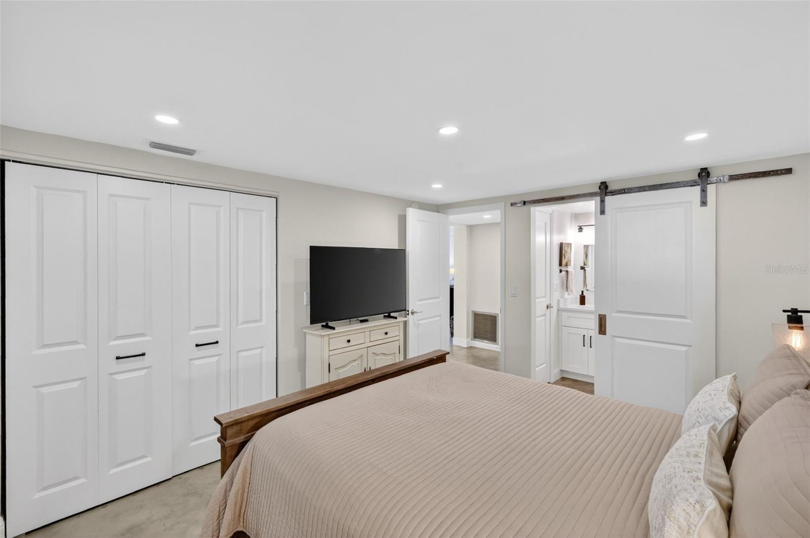 MOUNT DORA SOUTHERN OAKS CONDO - Residential