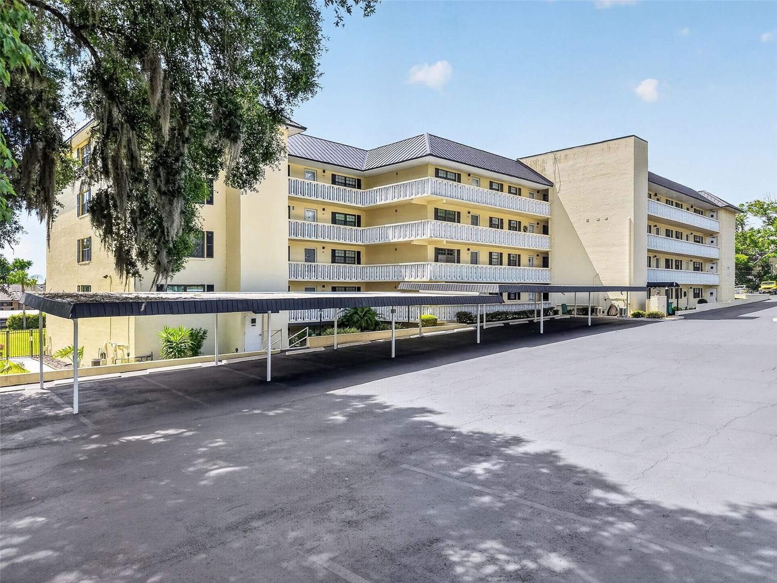 MOUNT DORA SOUTHERN OAKS CONDO - Residential
