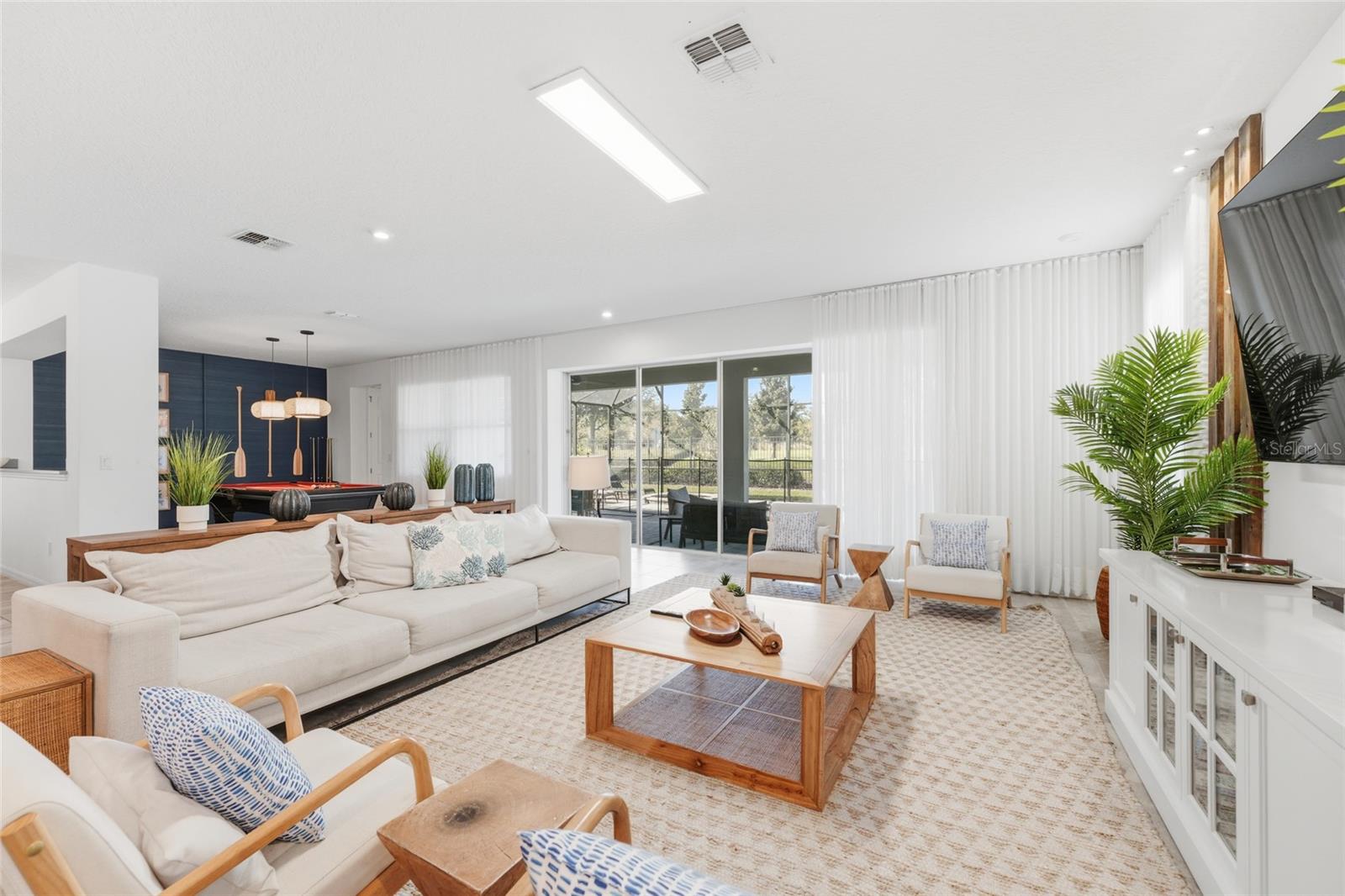 SOLARA RESORT VACATION VILLAS REP - Residential