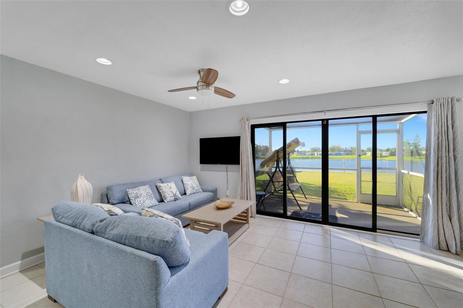 Casas a venda 3 - Jen Dantas 2217 AARON STREET