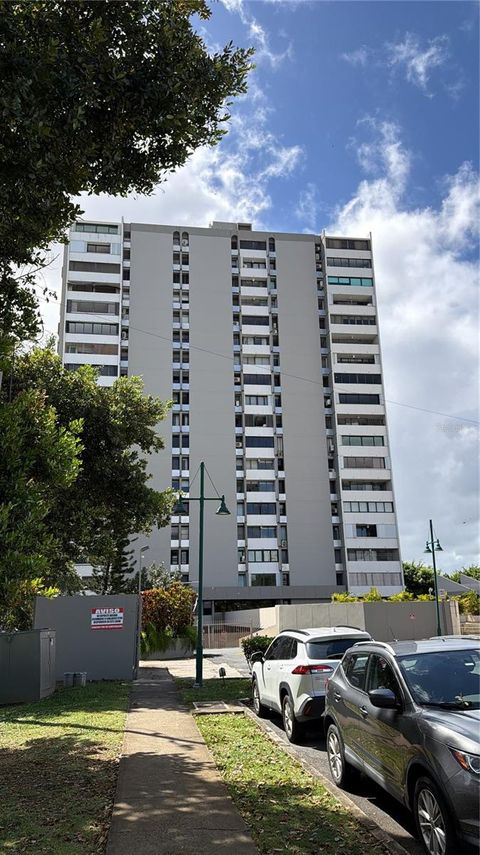 2736 AVE. LUIS VIGOREAUX 15-G GUAYNABO  00966