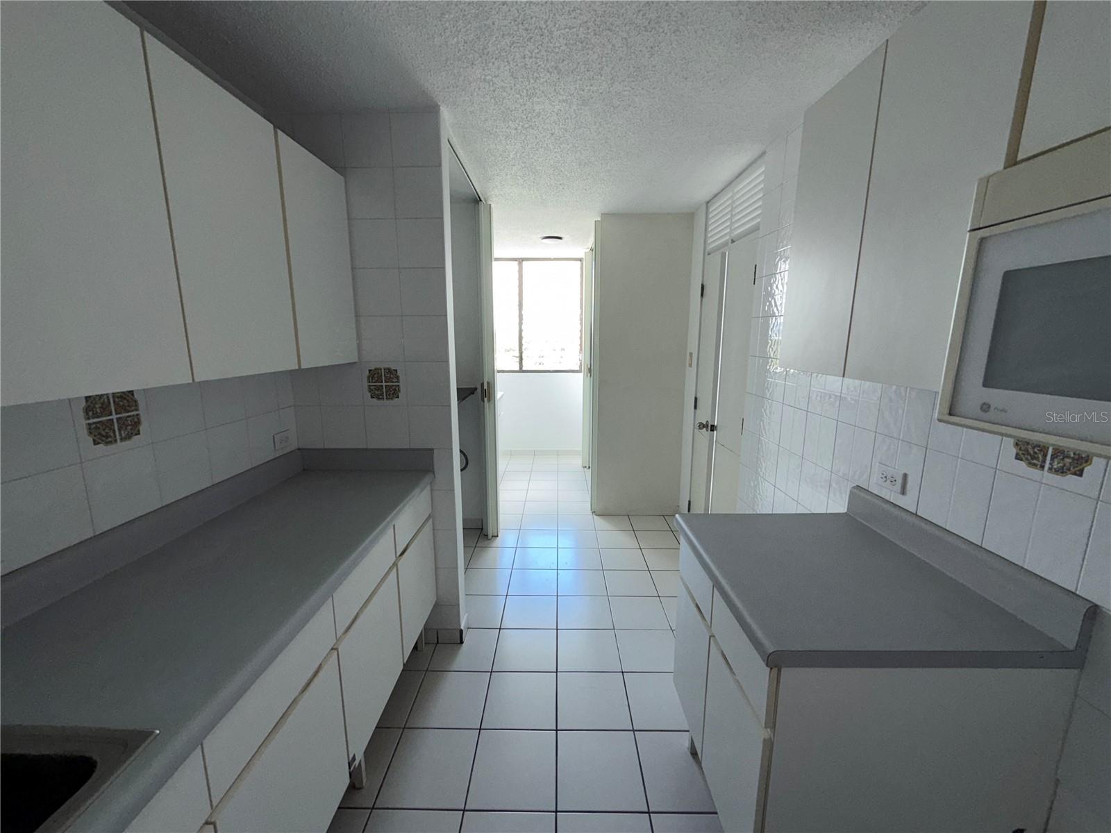 2736 AVE. LUIS VIGOREAUX 15-G