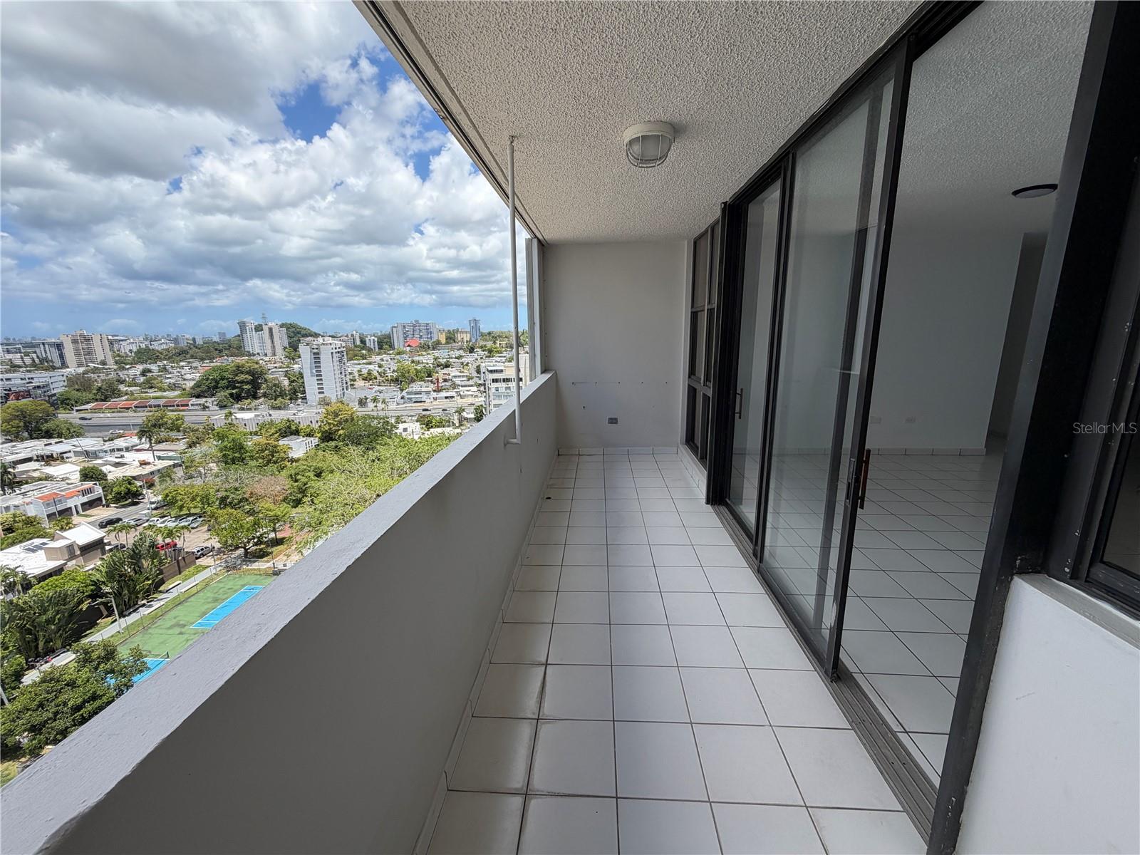 2736 AVE. LUIS VIGOREAUX 15-G