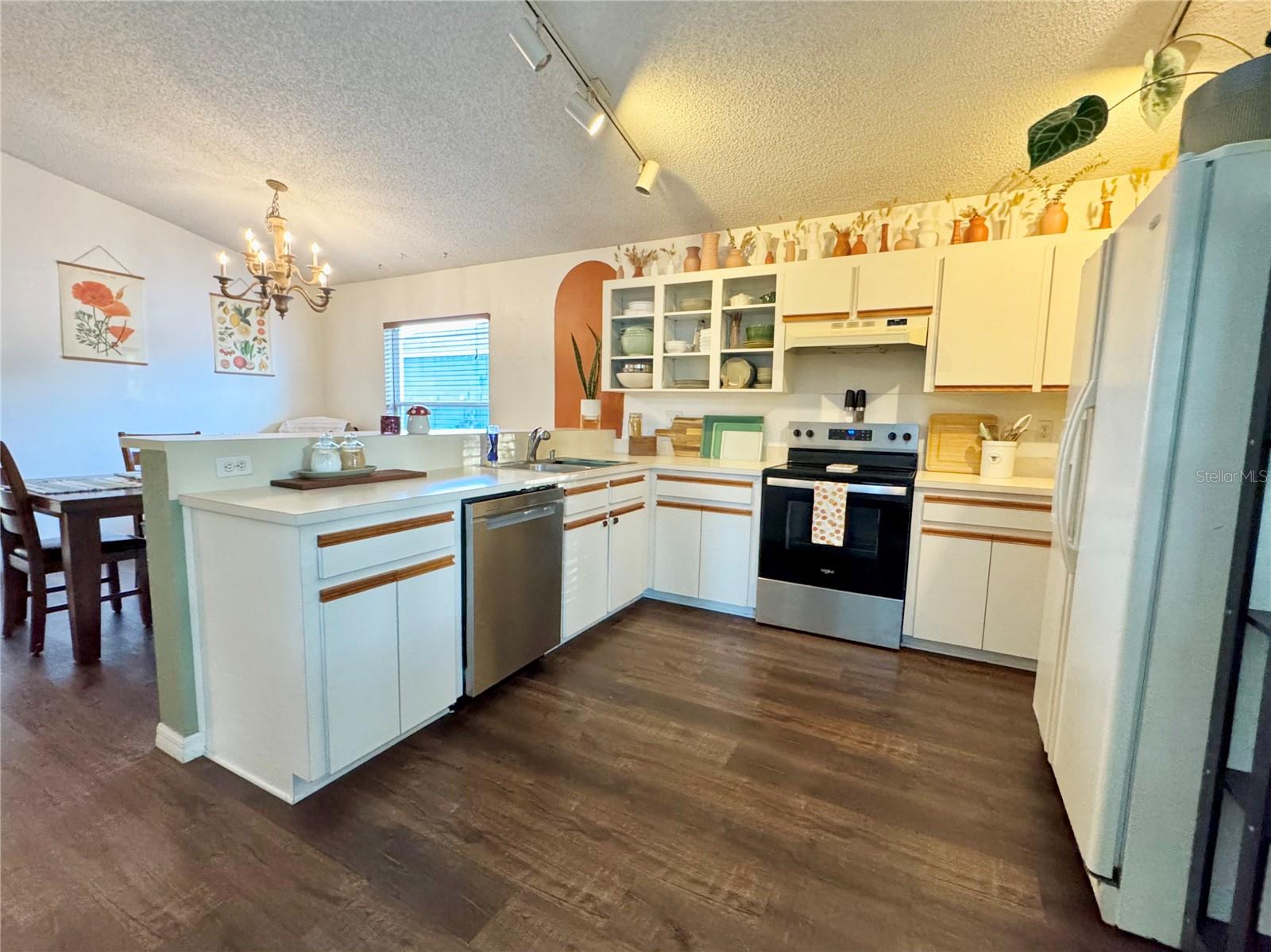 PLANTERS WALK - Residential