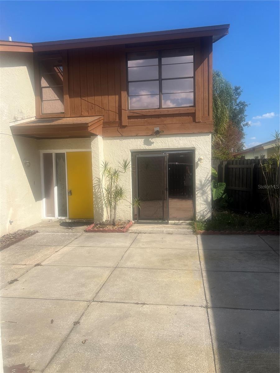 ROSEMOUNT VILLAGE UNIT III - Residential Lease