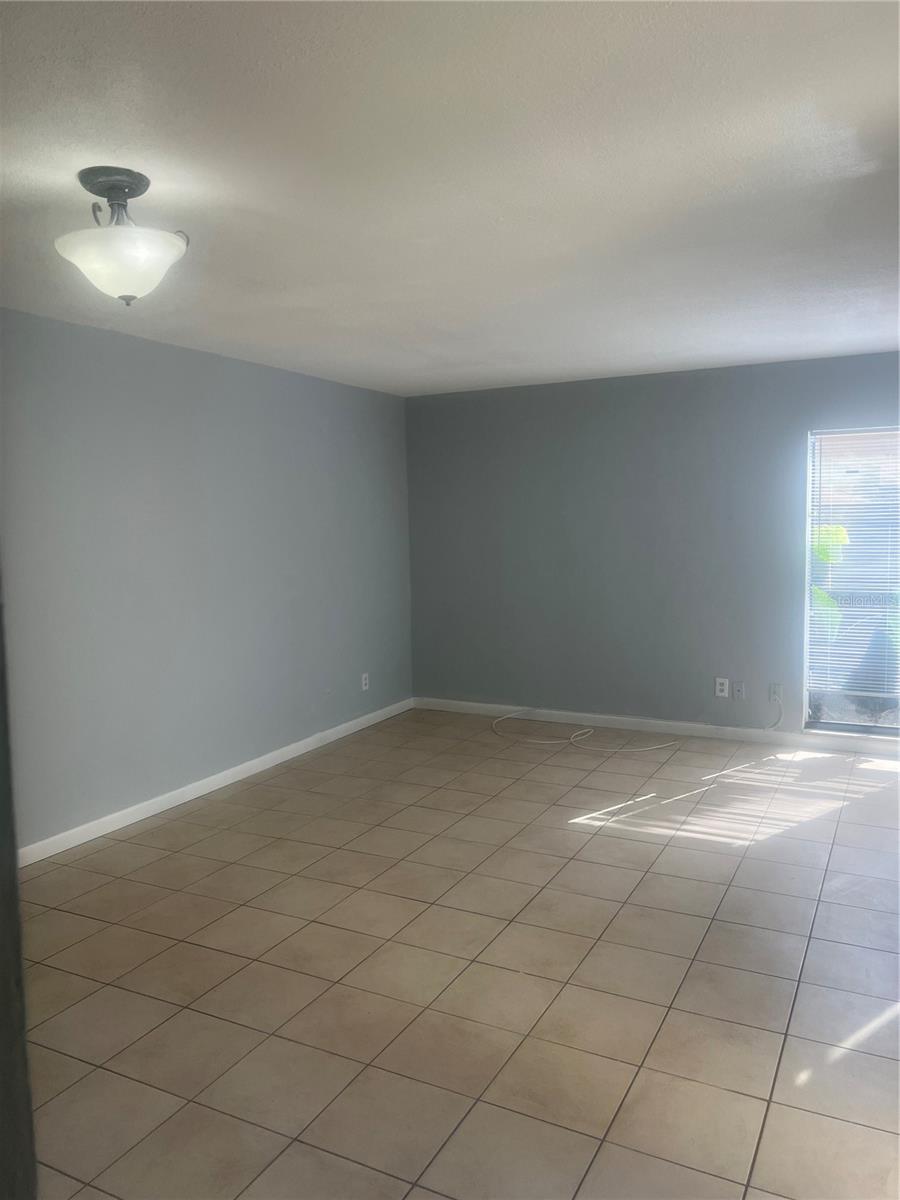 ROSEMOUNT VILLAGE UNIT III - Residential Lease