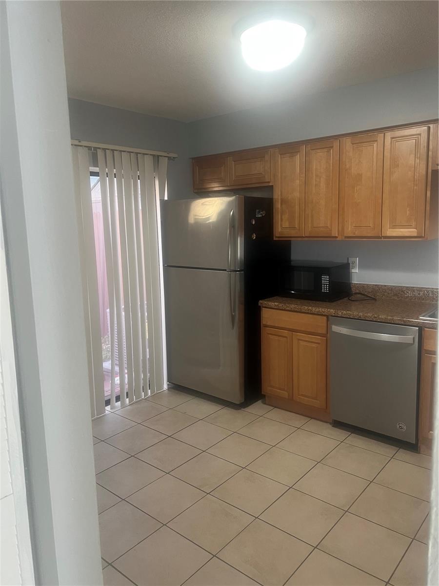 ROSEMOUNT VILLAGE UNIT III - Residential Lease