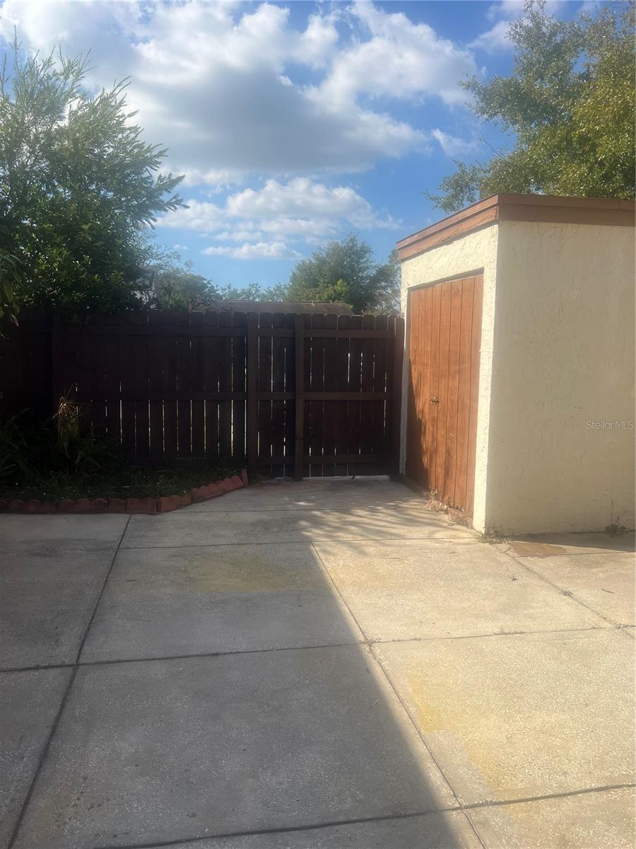 ROSEMOUNT VILLAGE UNIT III - Residential Lease