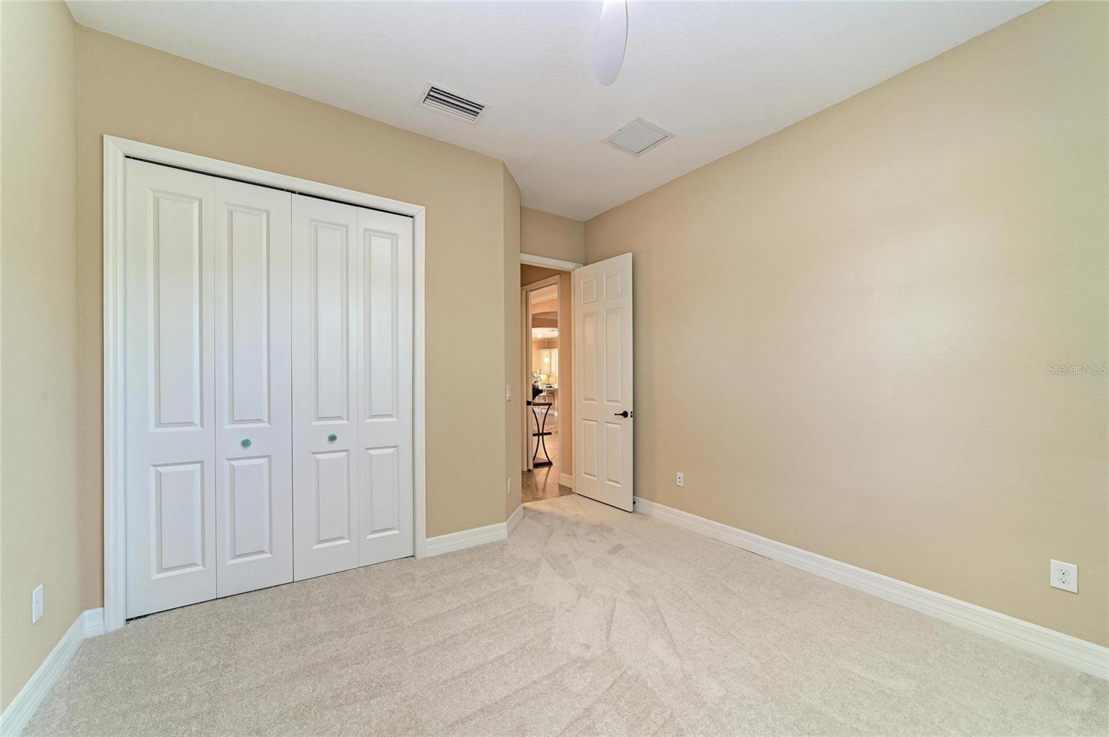 LAKEWOOD NATIONAL - Residential