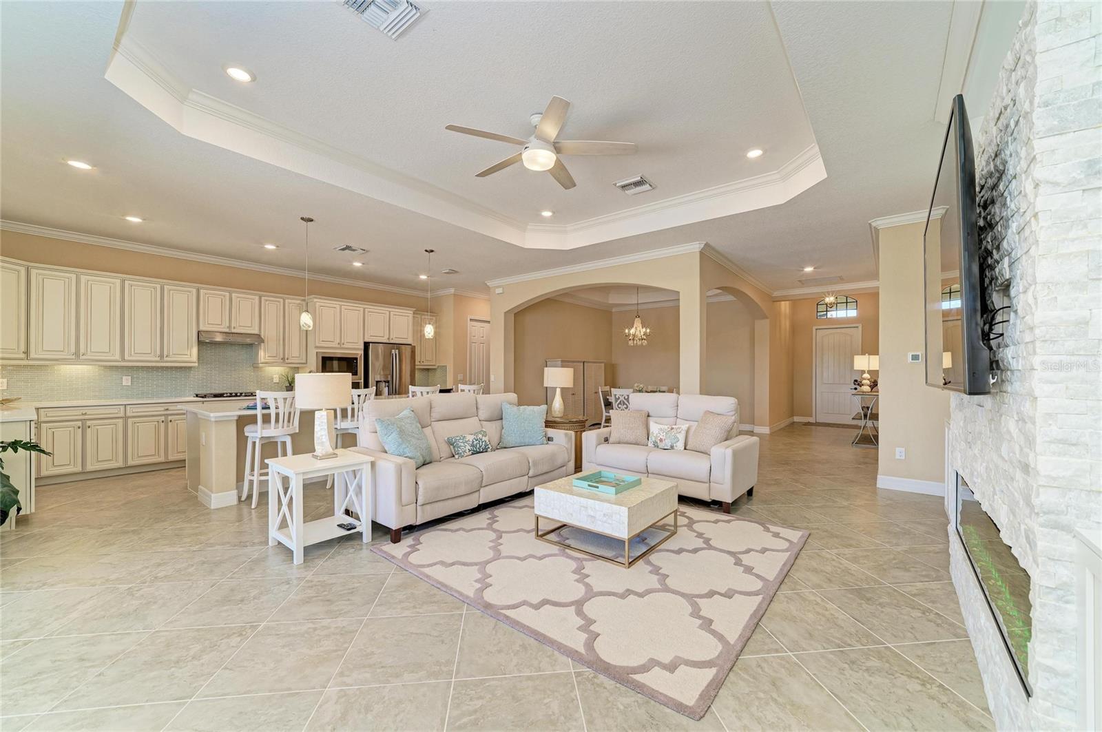 LAKEWOOD NATIONAL - Residential