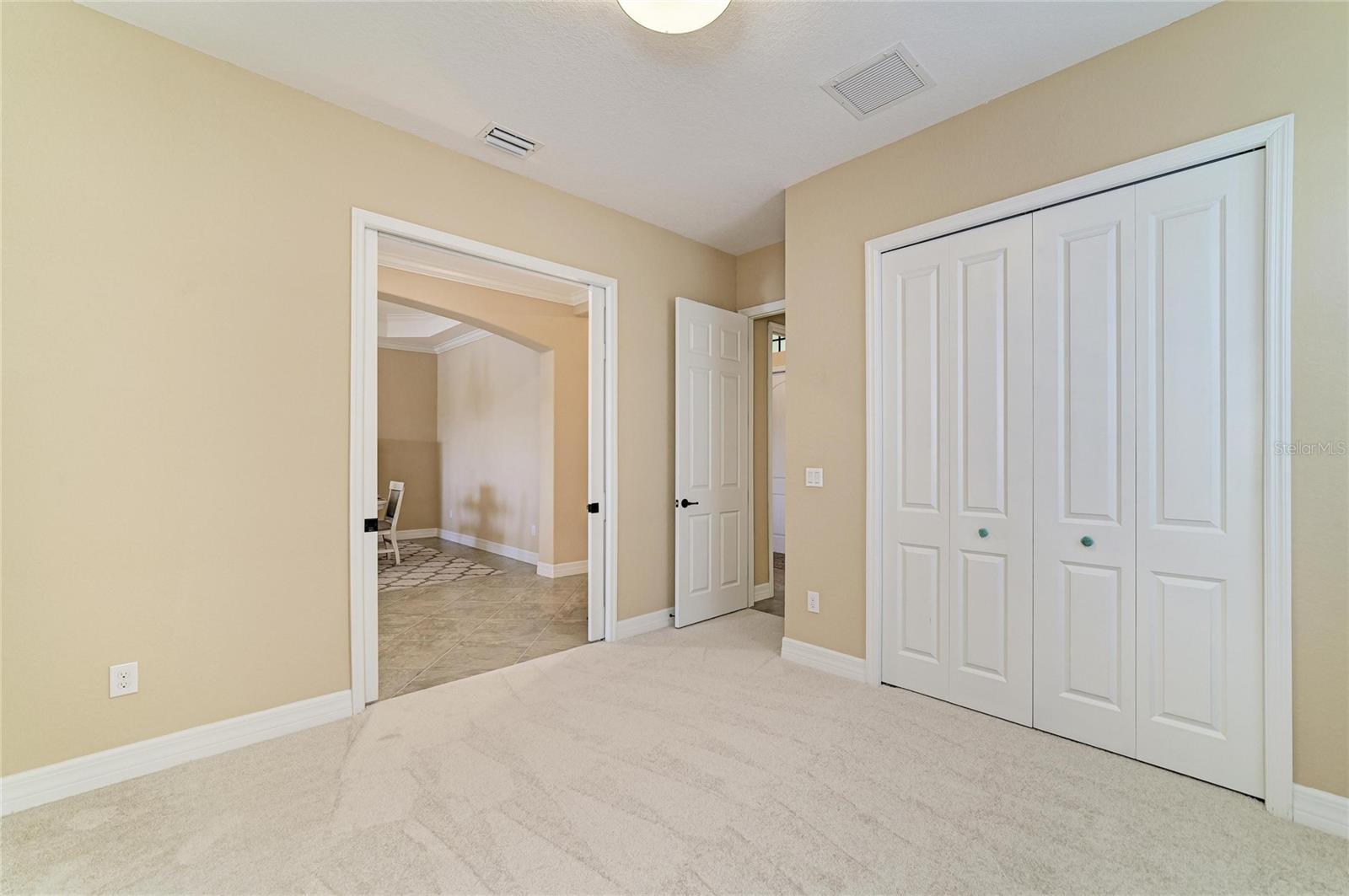 LAKEWOOD NATIONAL - Residential