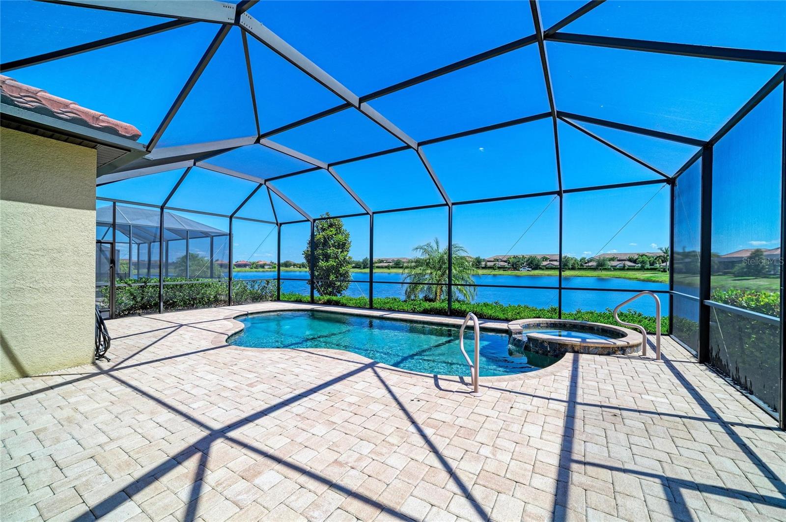 LAKEWOOD NATIONAL - Residential