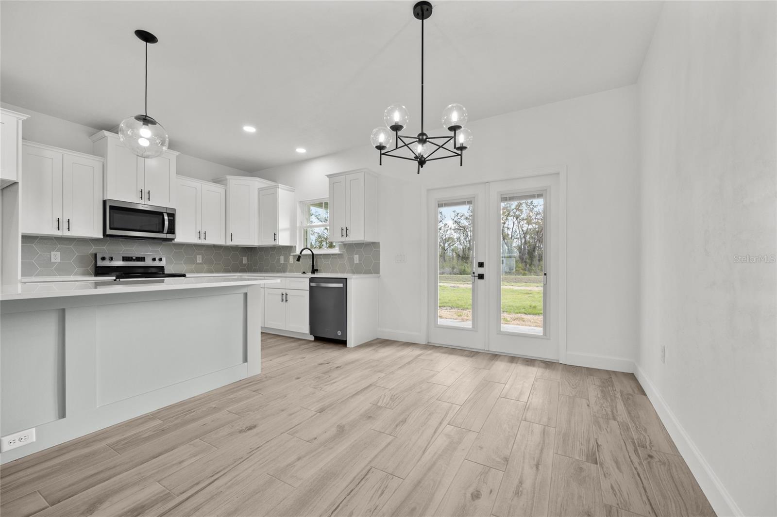 ALOMA ESTATES - Residential