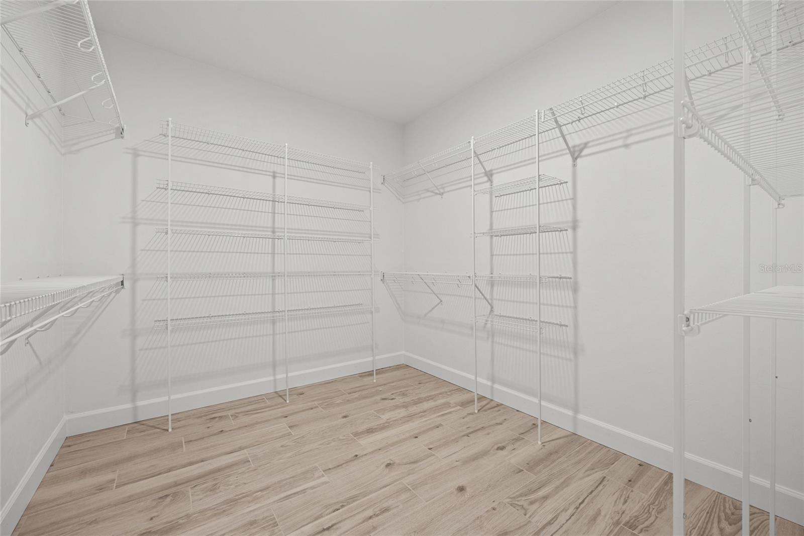 ALOMA ESTATES - Residential