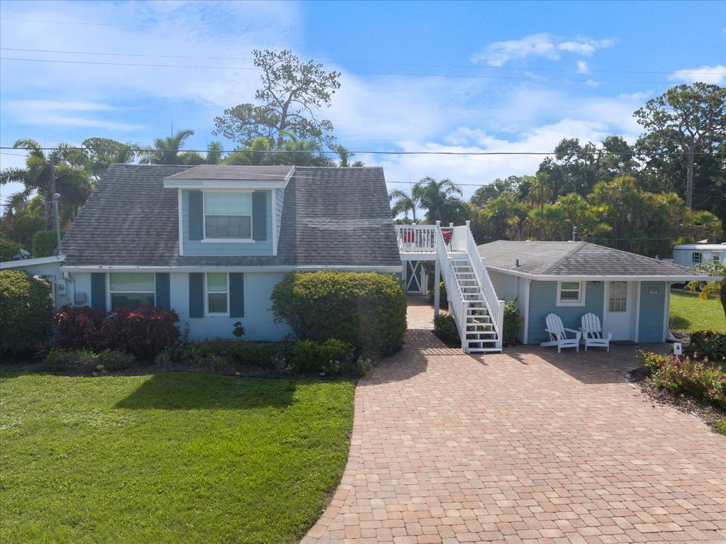 Photo of 3504 Estrada Street, Sarasota, FL 34239 (MLS # A4658671)
