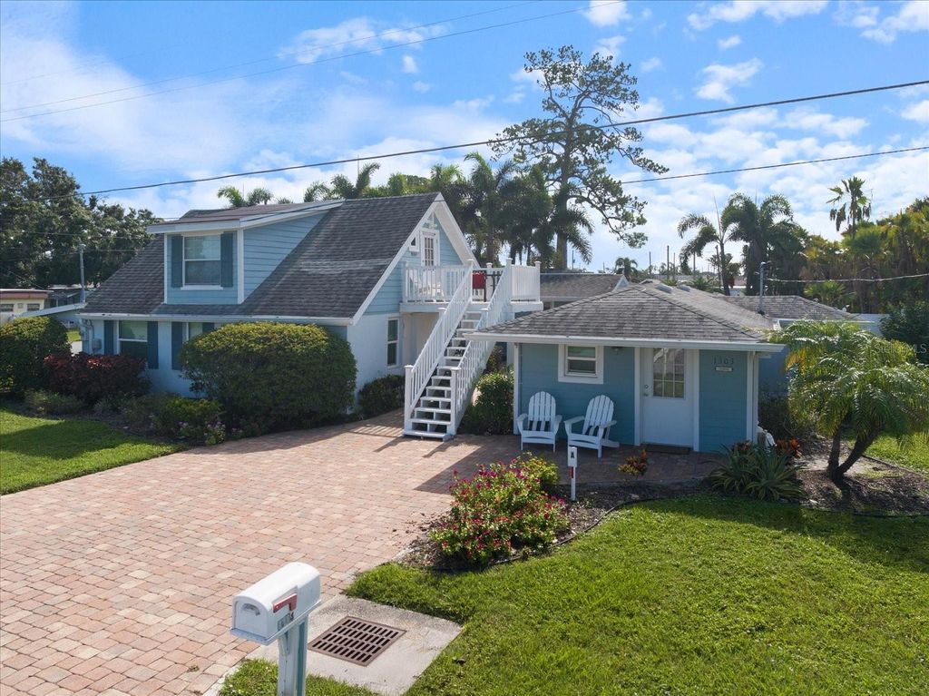 Photo of 3504 Estrada Street, Sarasota, FL 34239 (MLS # A4658671)