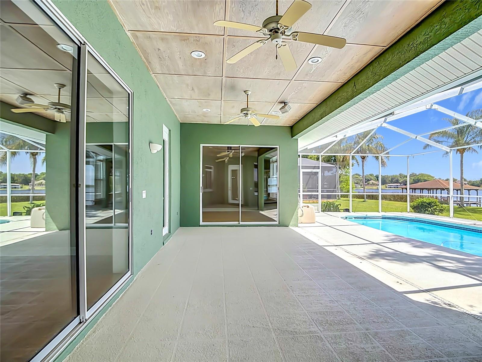 SANDY POINTE - Residential