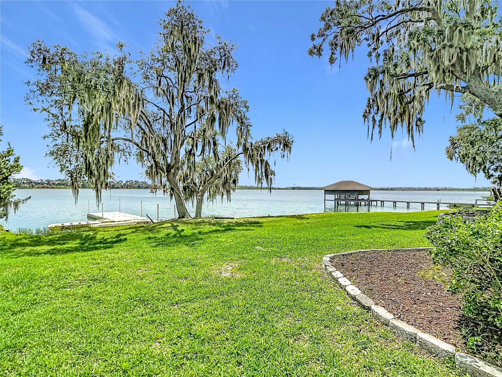 SANDY POINTE - Residential
