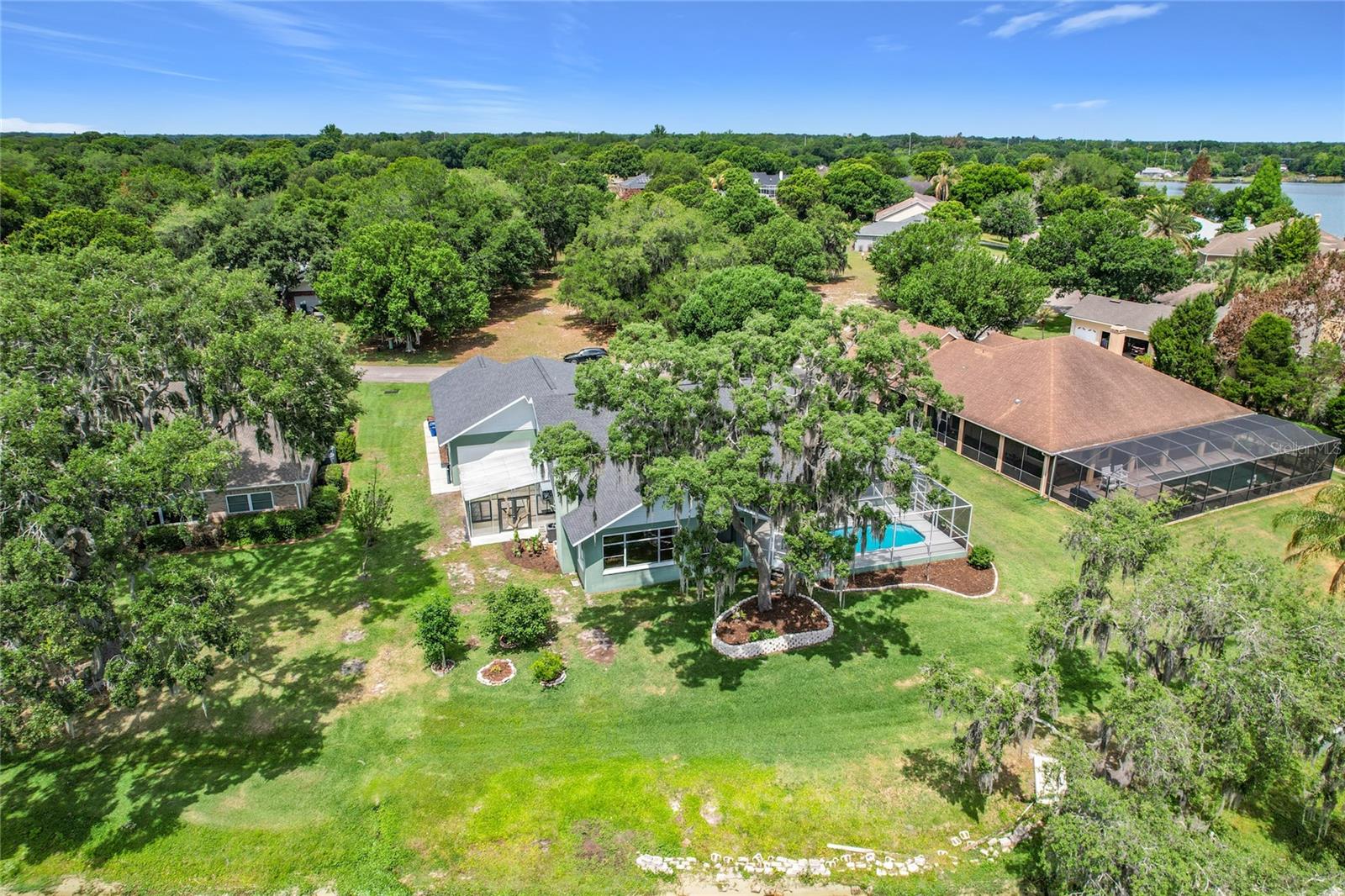 SANDY POINTE - Residential