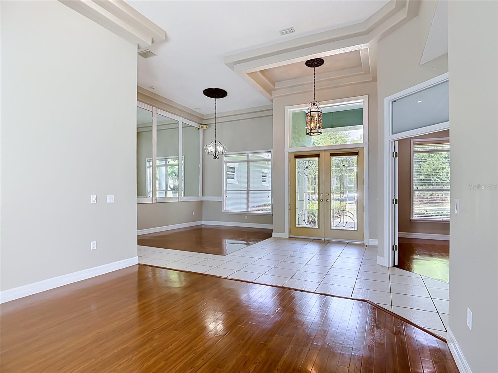 SANDY POINTE - Residential