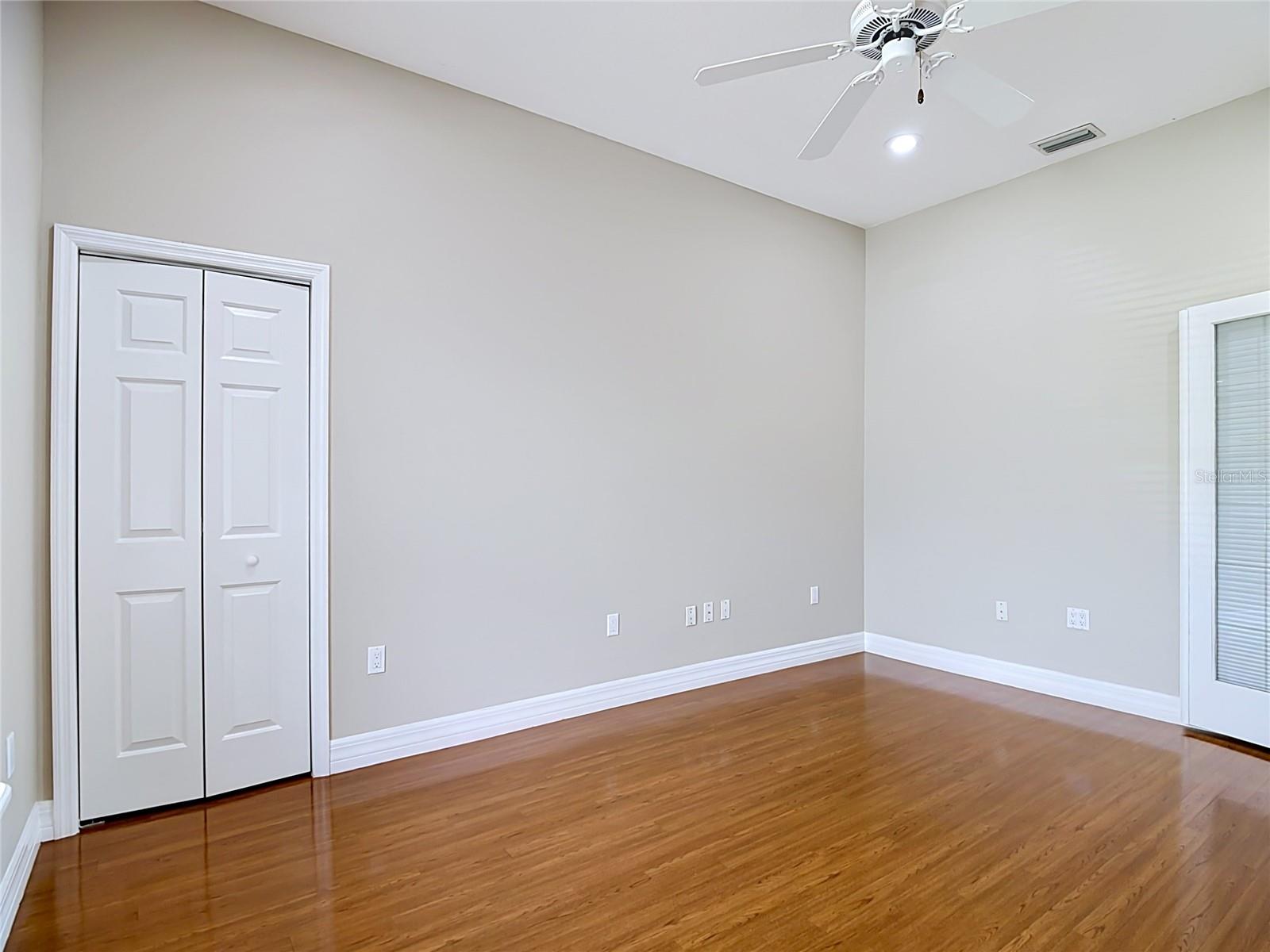 SANDY POINTE - Residential