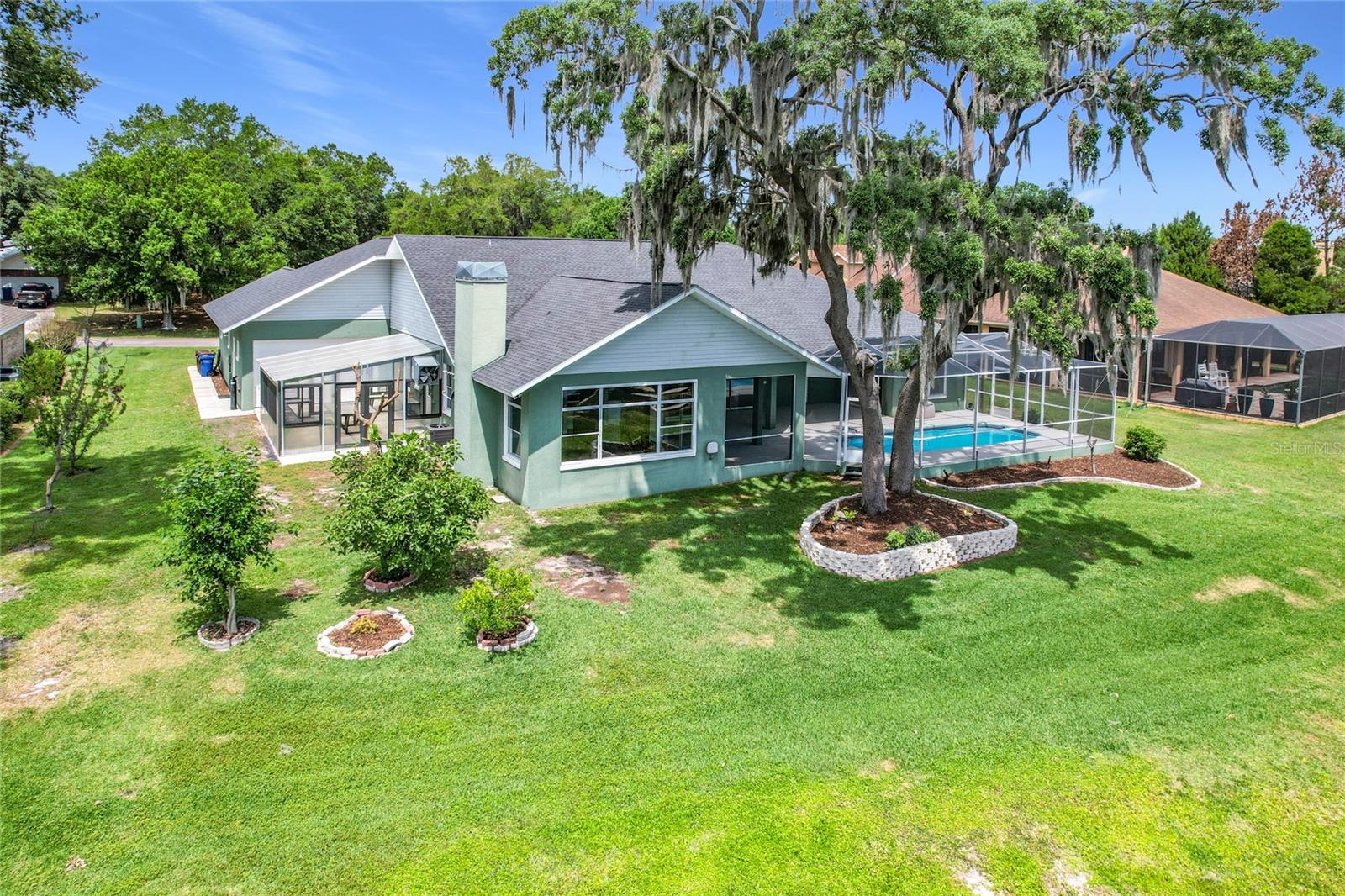 SANDY POINTE - Residential