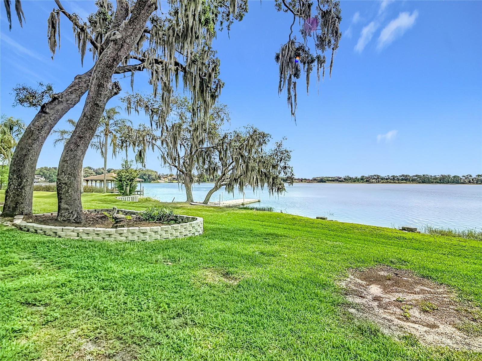 SANDY POINTE - Residential
