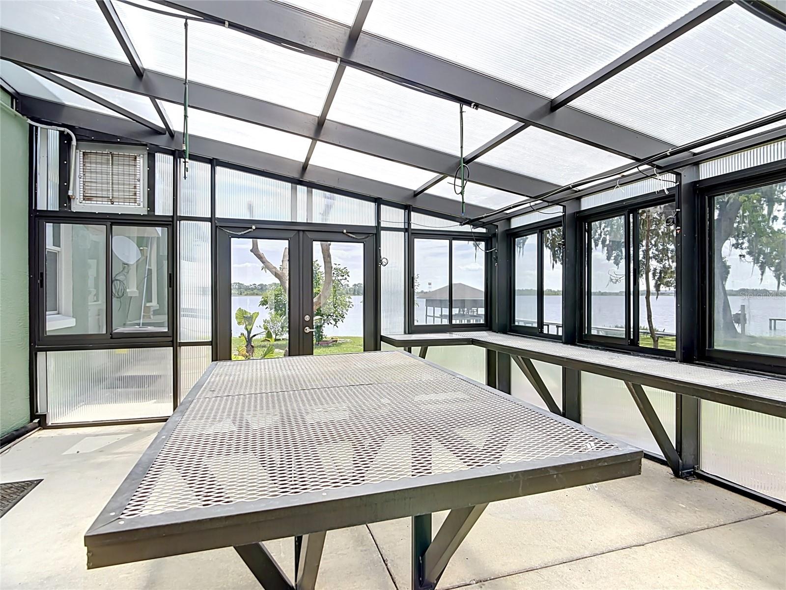 SANDY POINTE - Residential