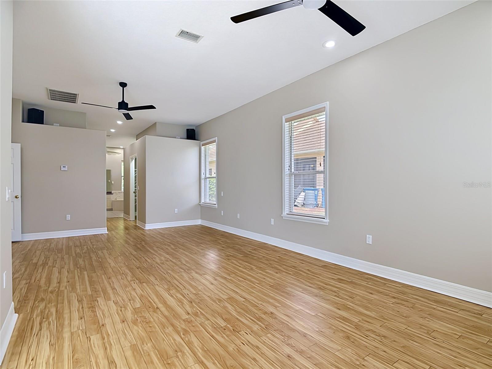 SANDY POINTE - Residential
