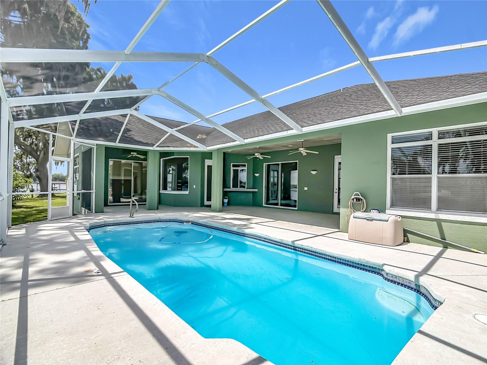 SANDY POINTE - Residential