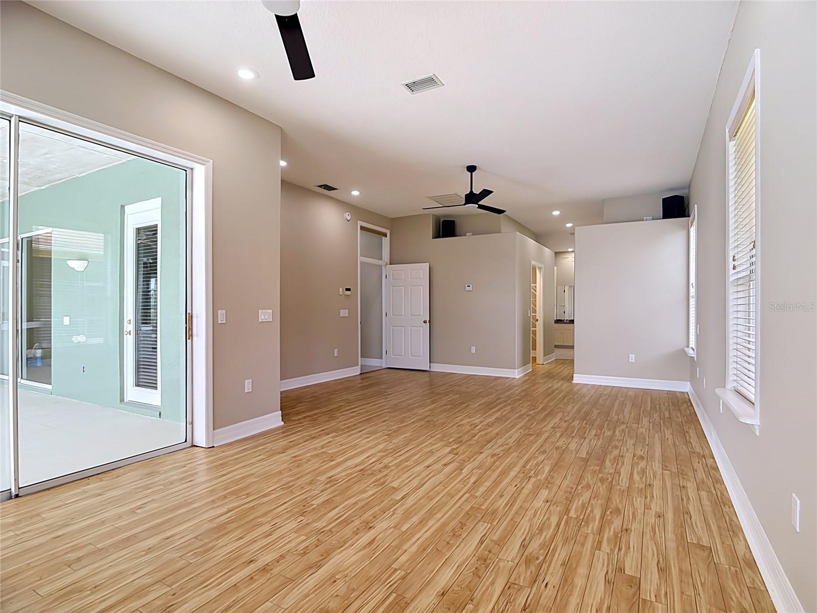 SANDY POINTE - Residential
