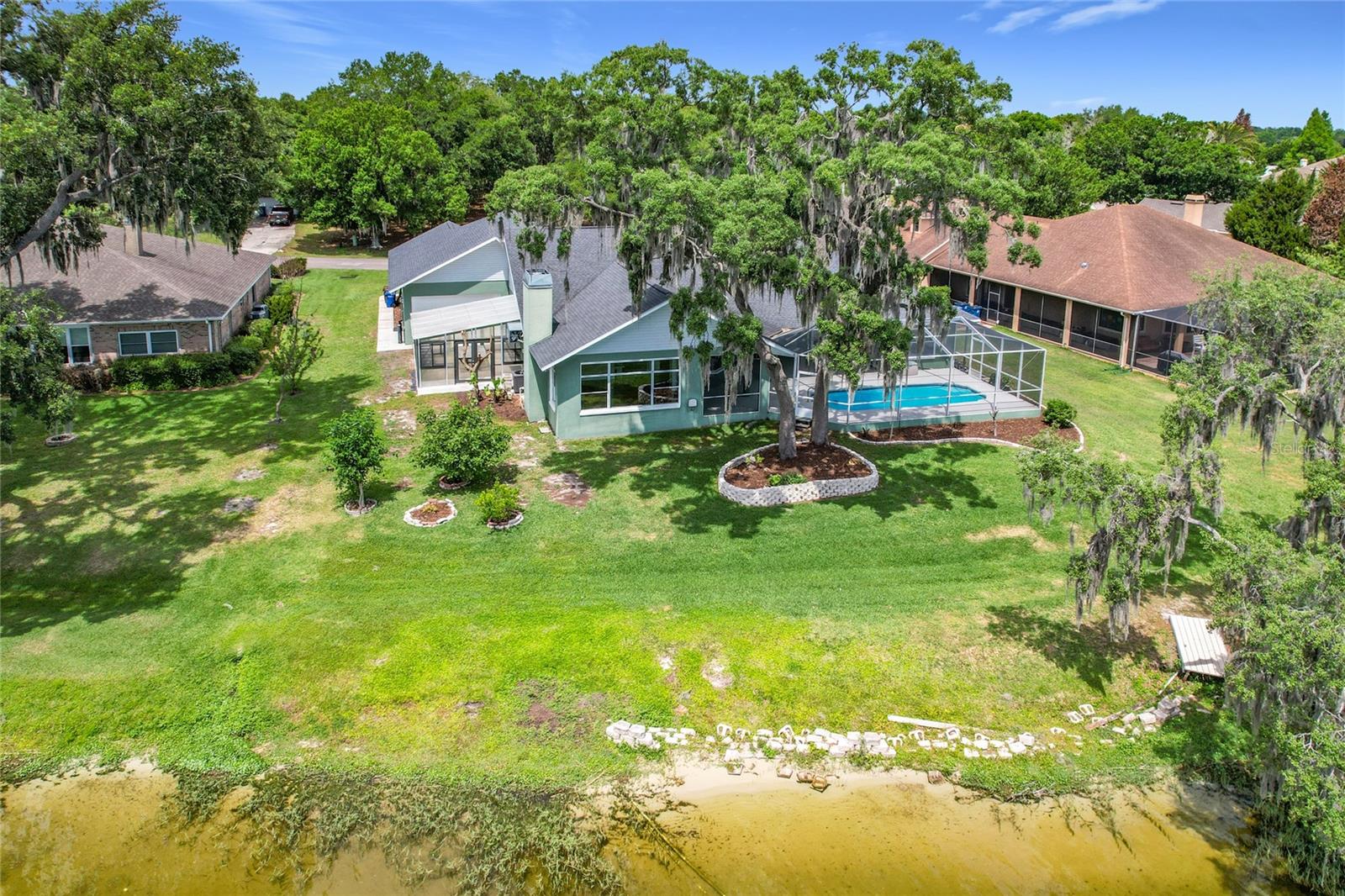 SANDY POINTE - Residential