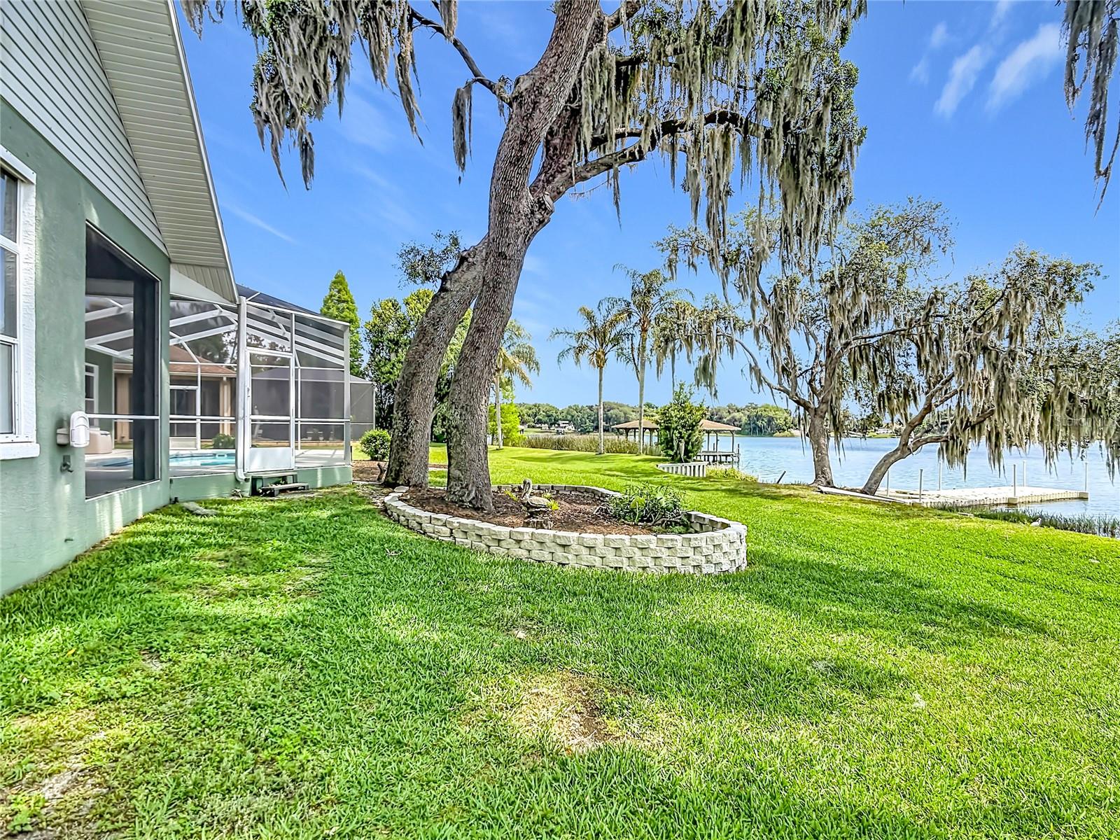SANDY POINTE - Residential
