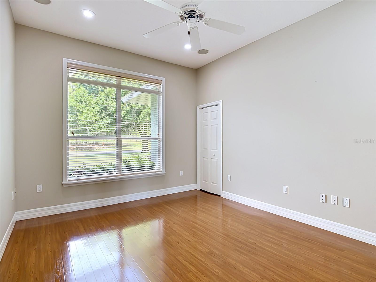 SANDY POINTE - Residential