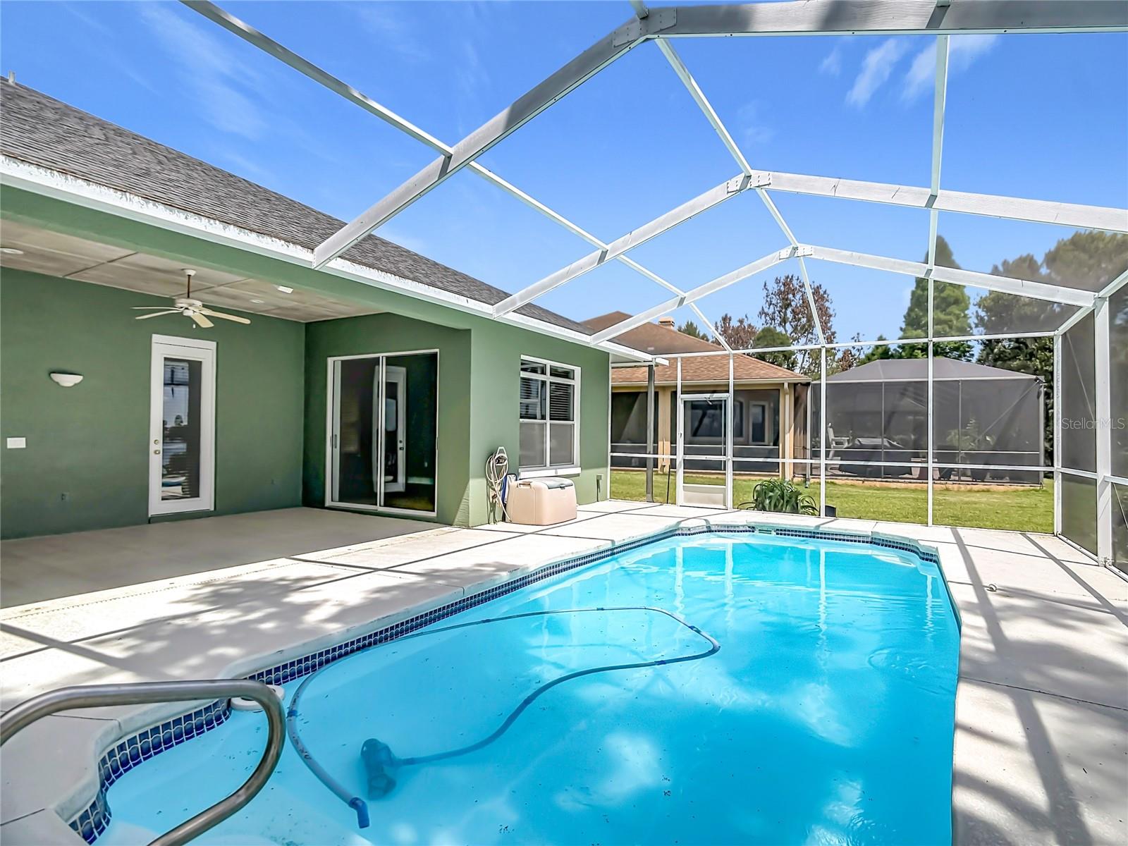 SANDY POINTE - Residential
