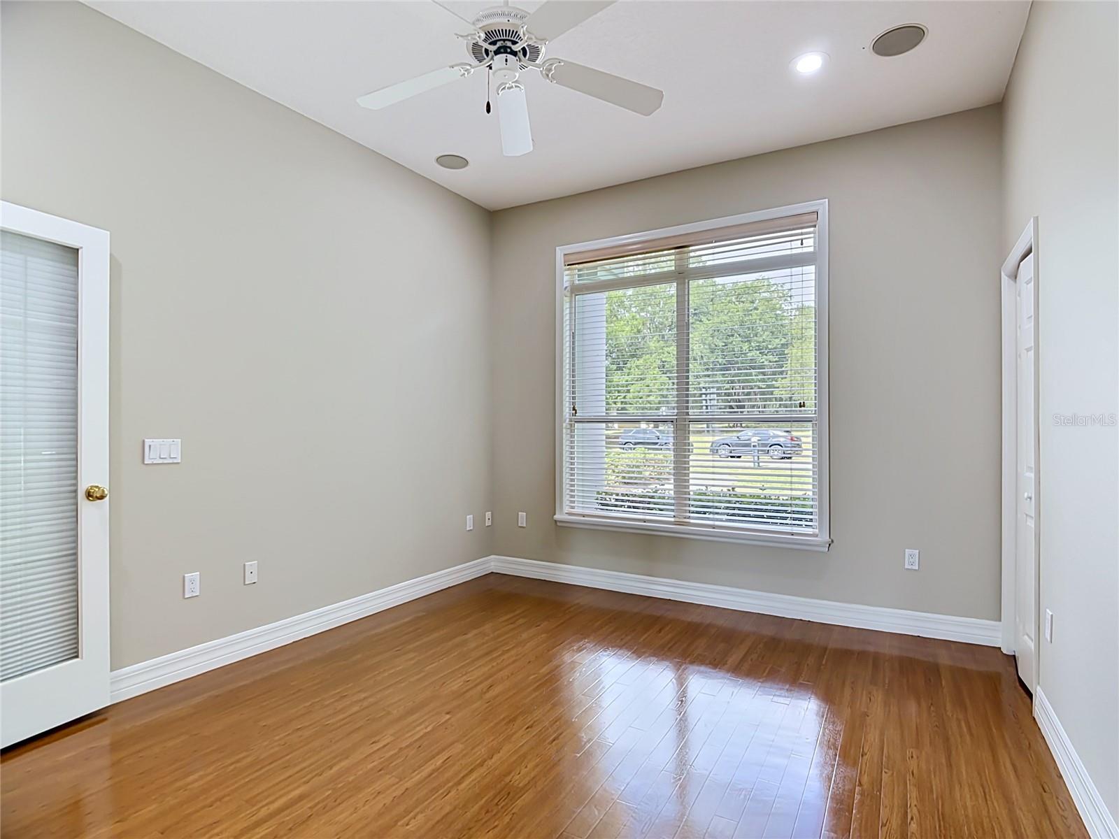 SANDY POINTE - Residential