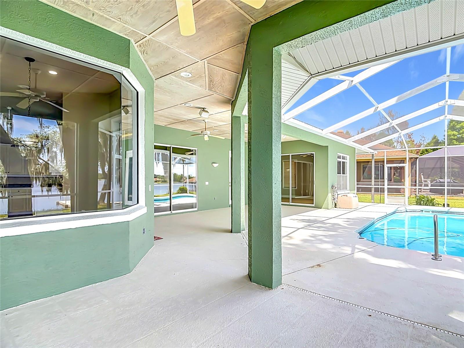SANDY POINTE - Residential