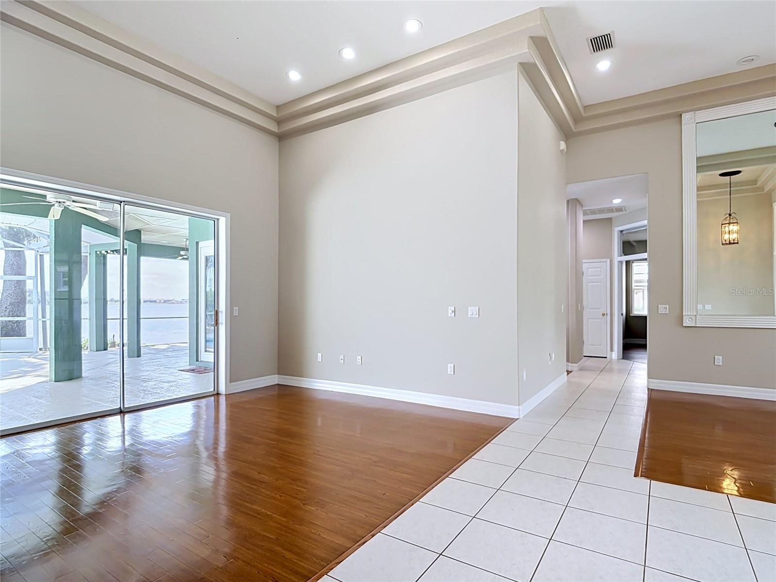 SANDY POINTE - Residential